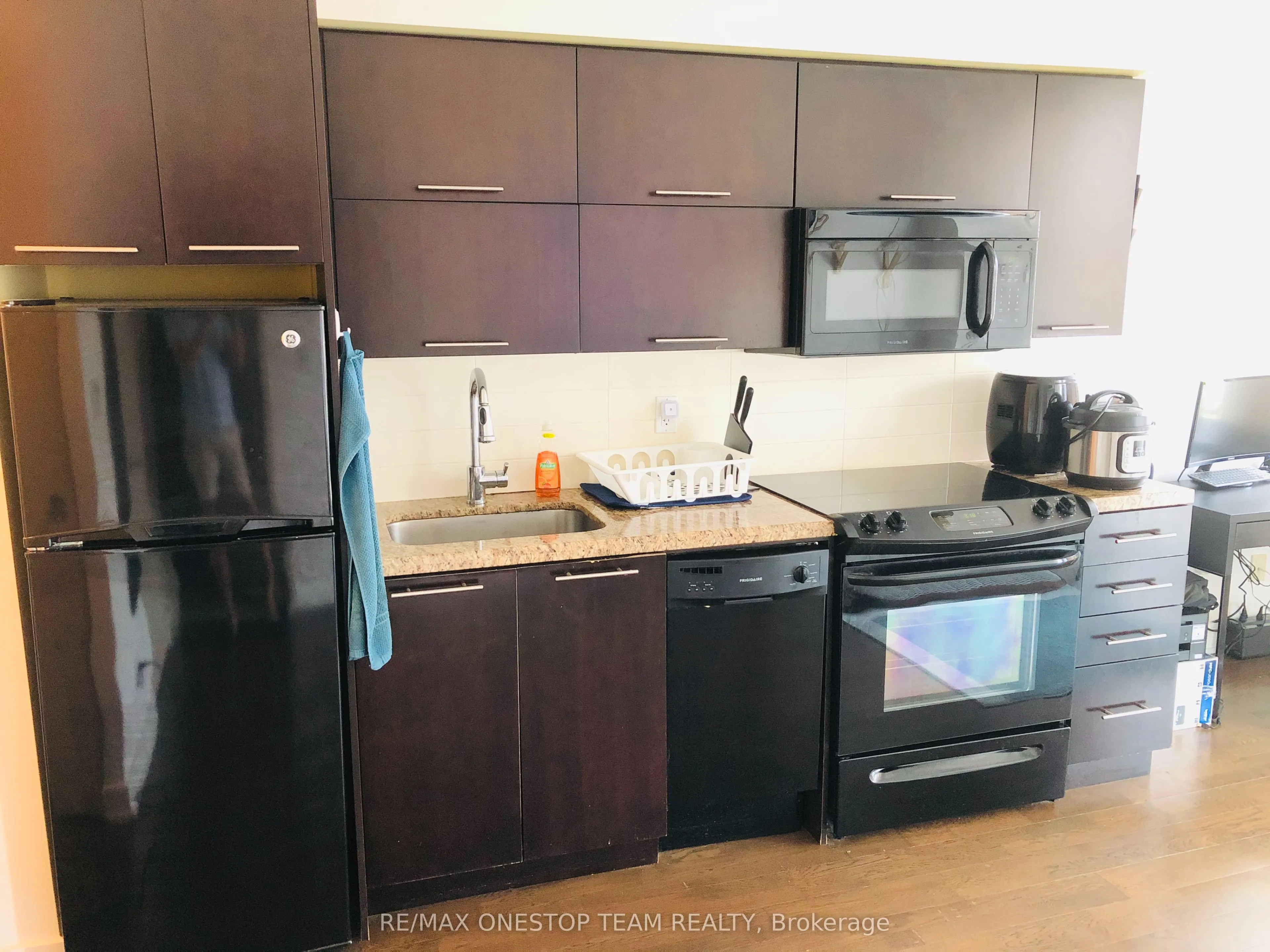 126 Simcoe Street, #2409