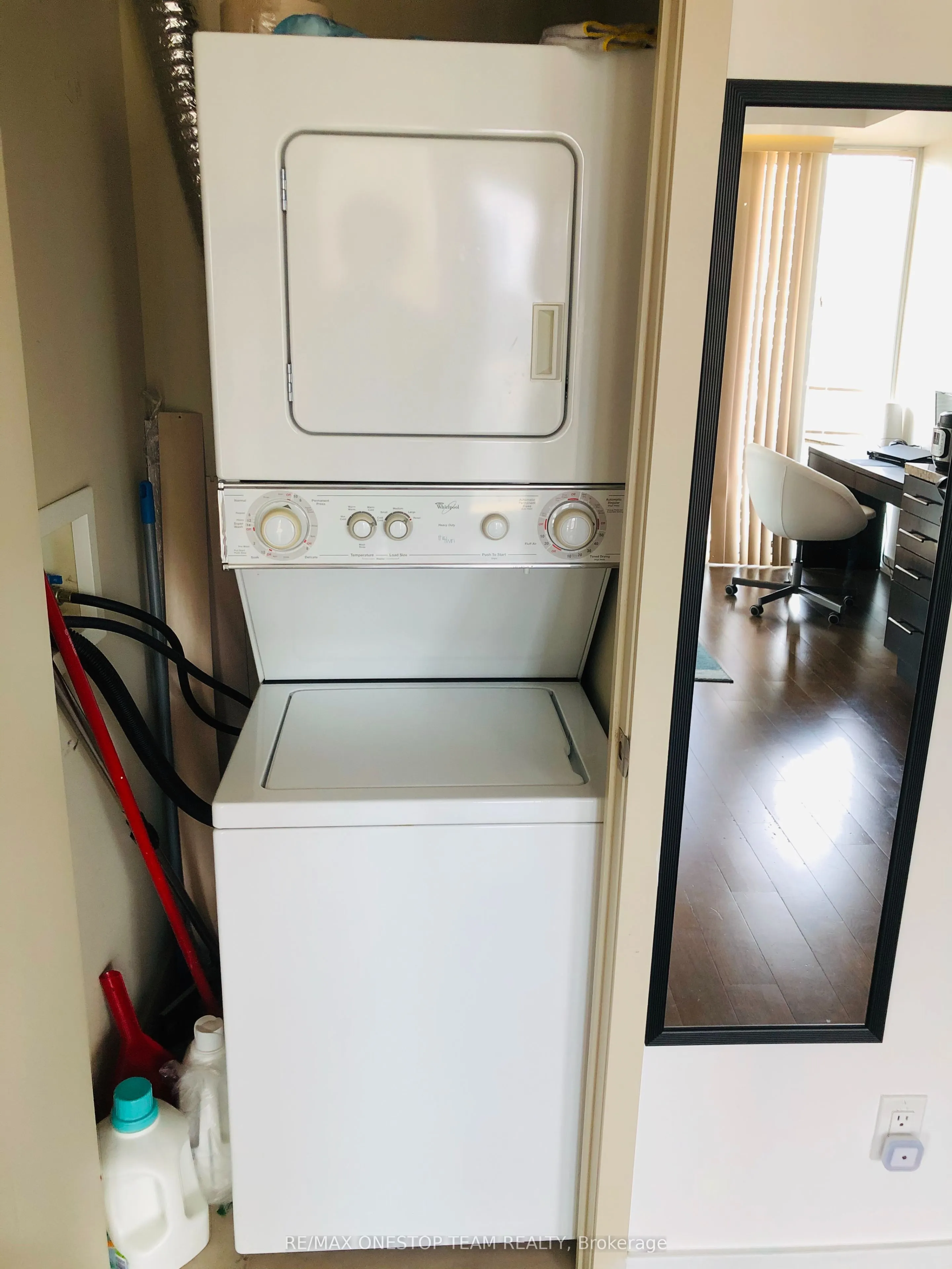 126 Simcoe Street, #2409