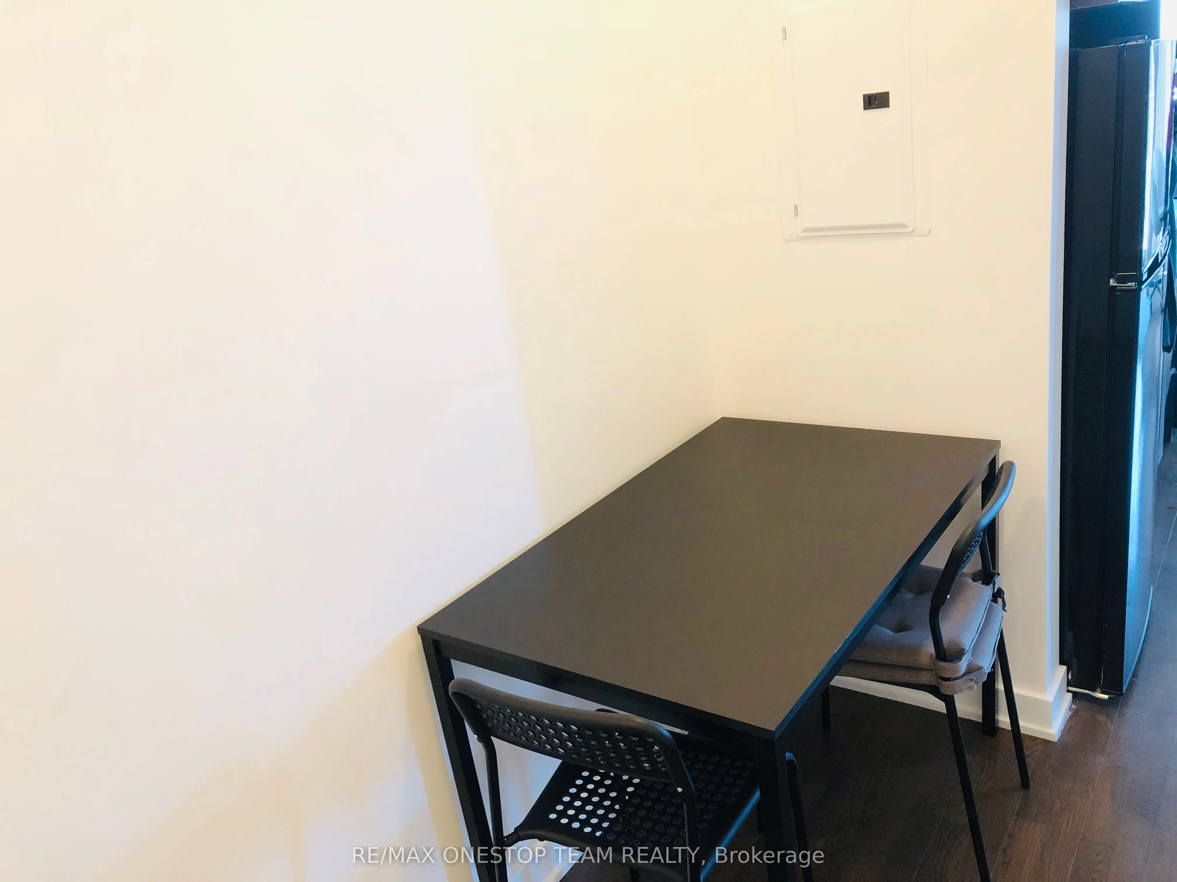 126 Simcoe Street, #2409