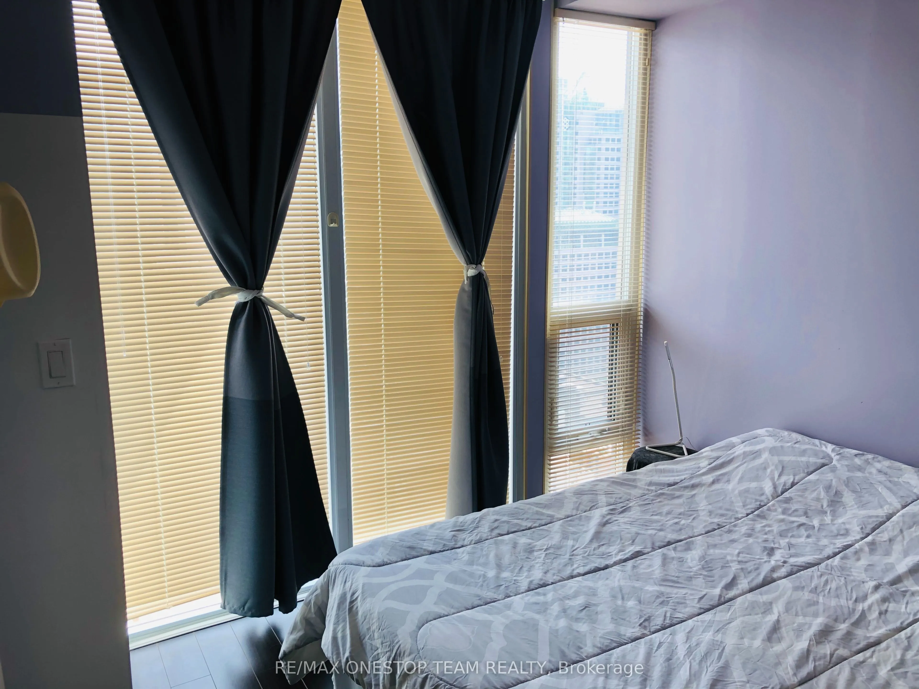 126 Simcoe Street, #2409