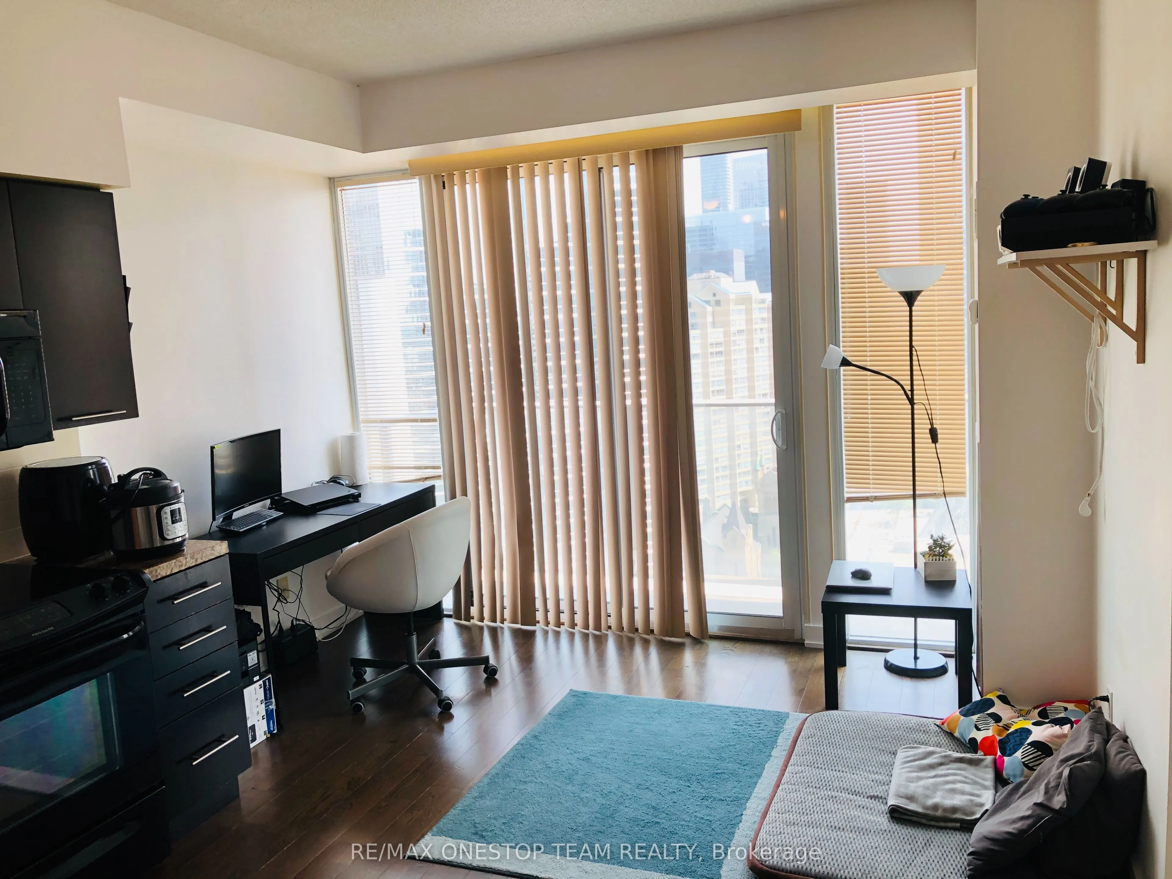 126 Simcoe Street, #2409