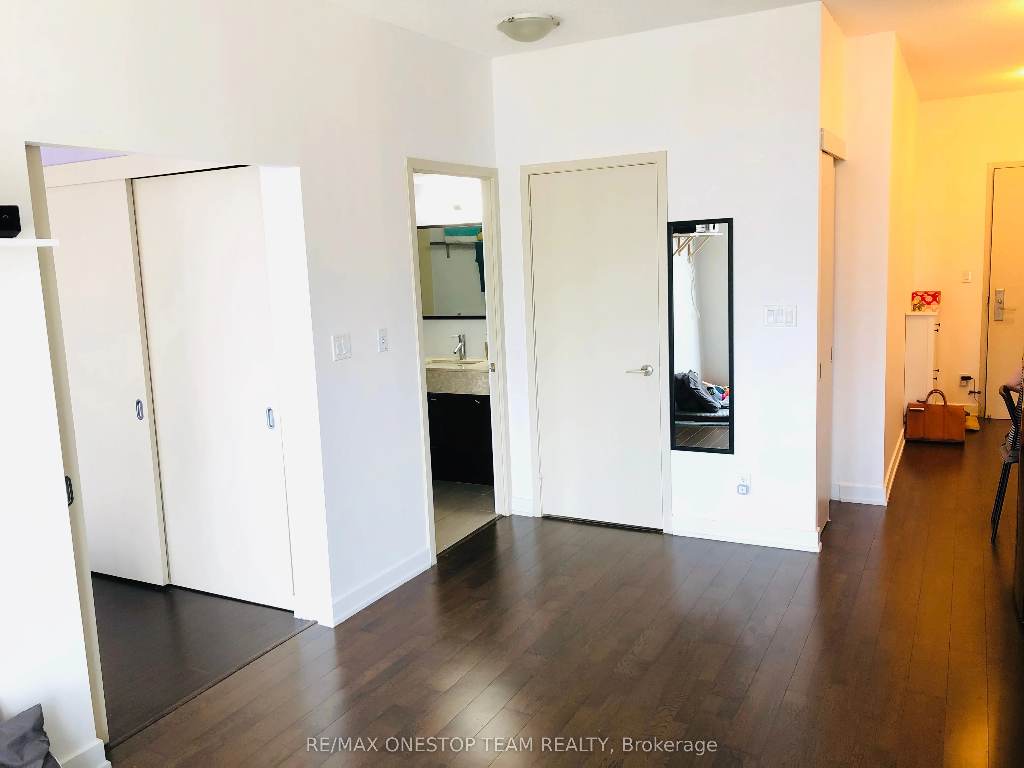 126 Simcoe Street, #2409