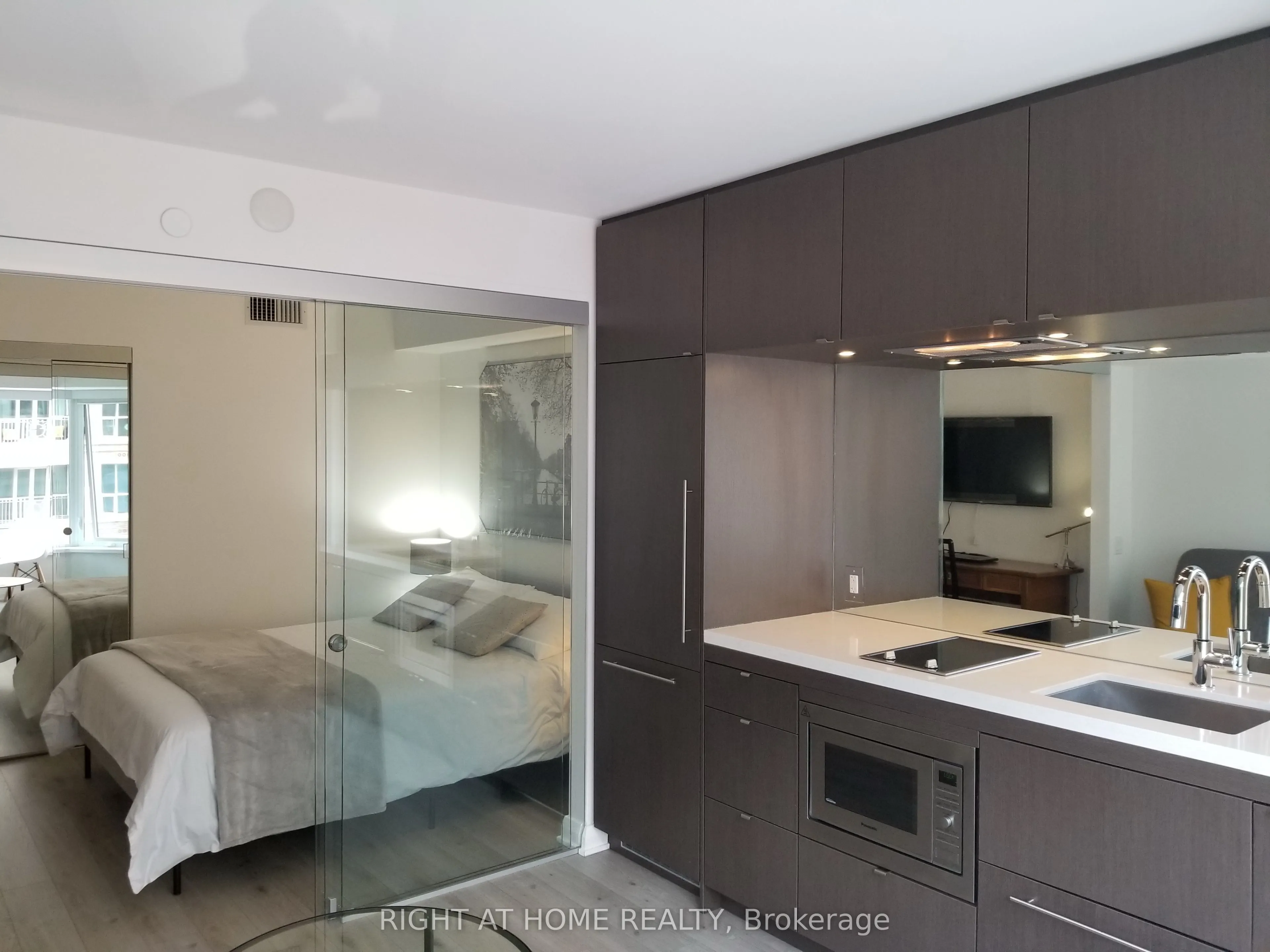 155 Yorkville Avenue, #416