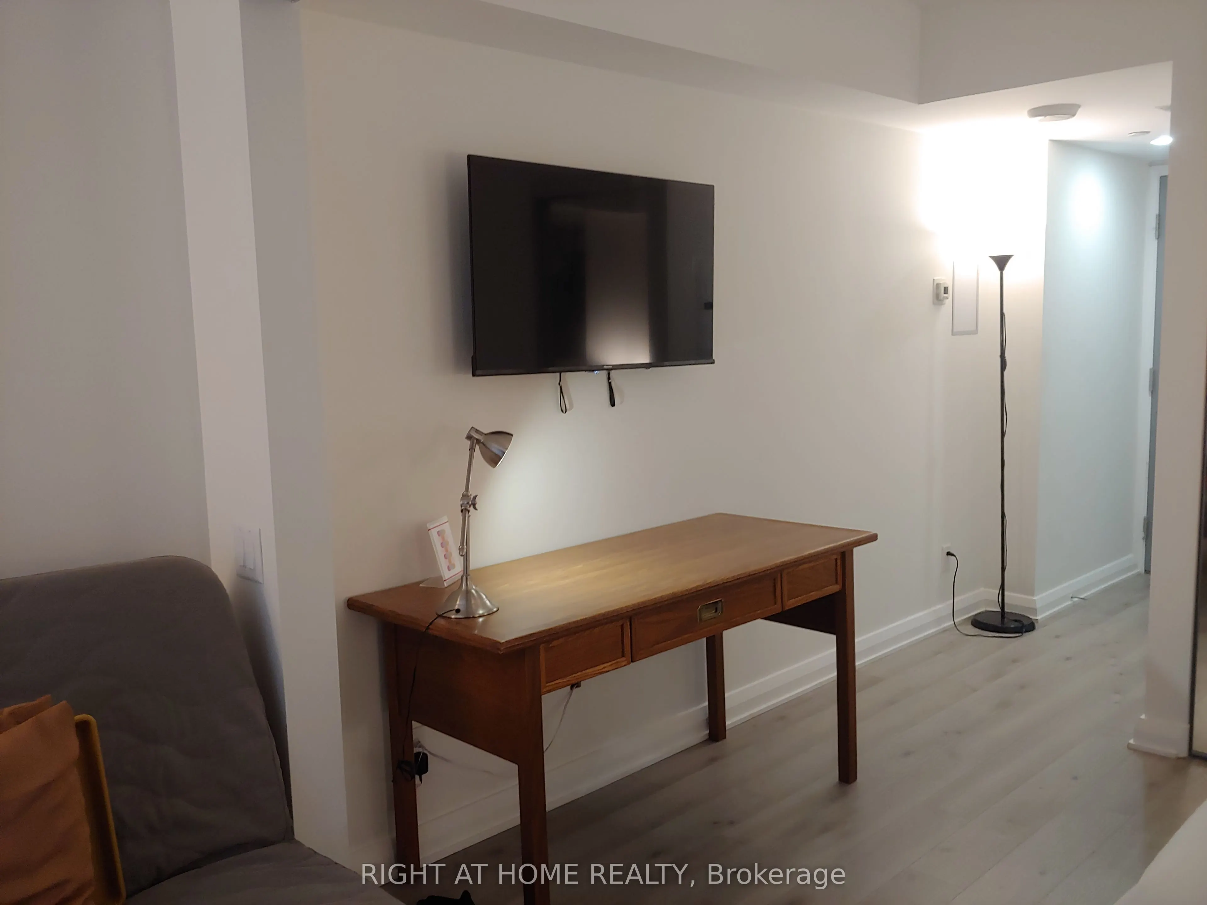 155 Yorkville Avenue, #416