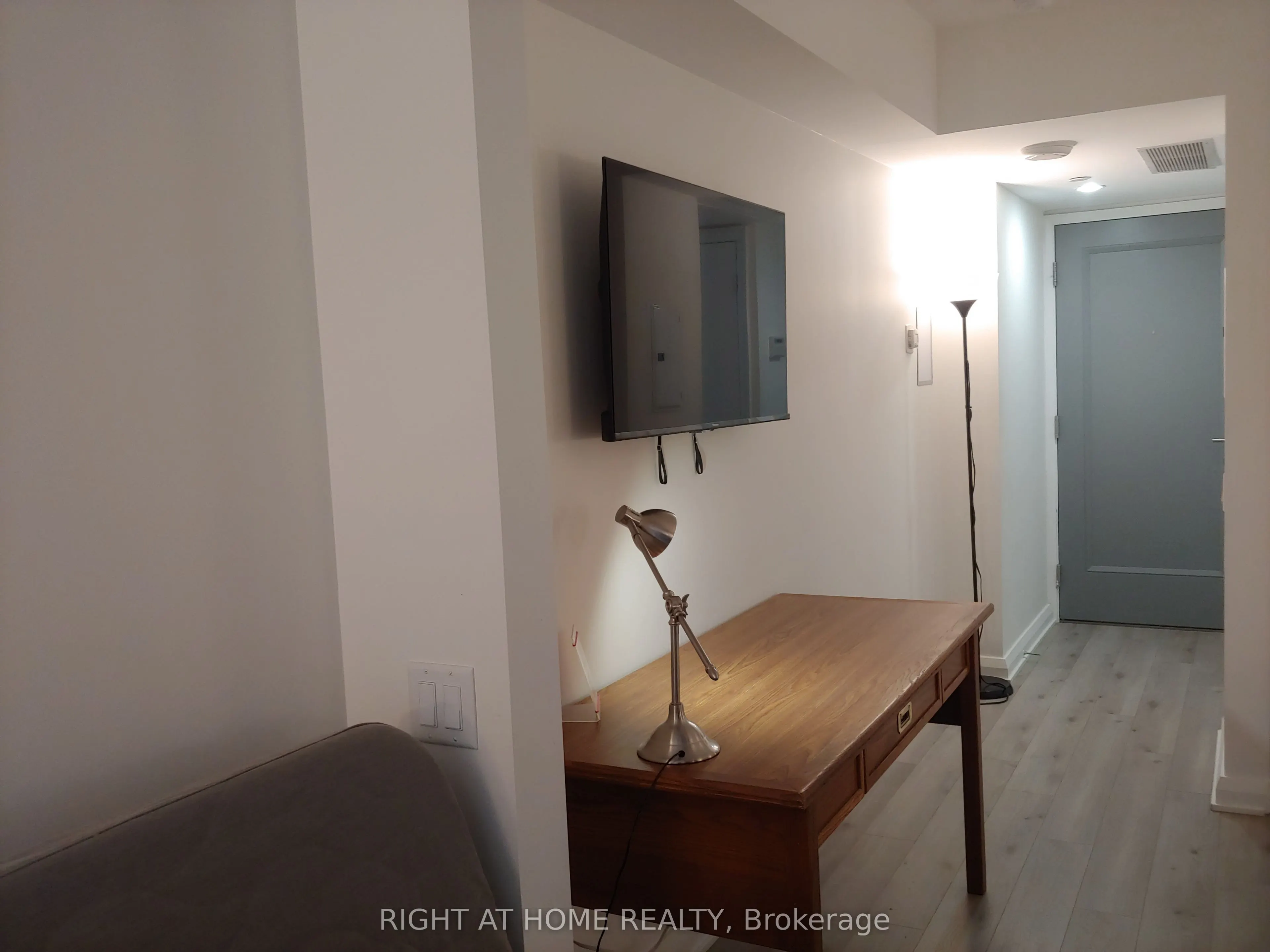 155 Yorkville Avenue, #416