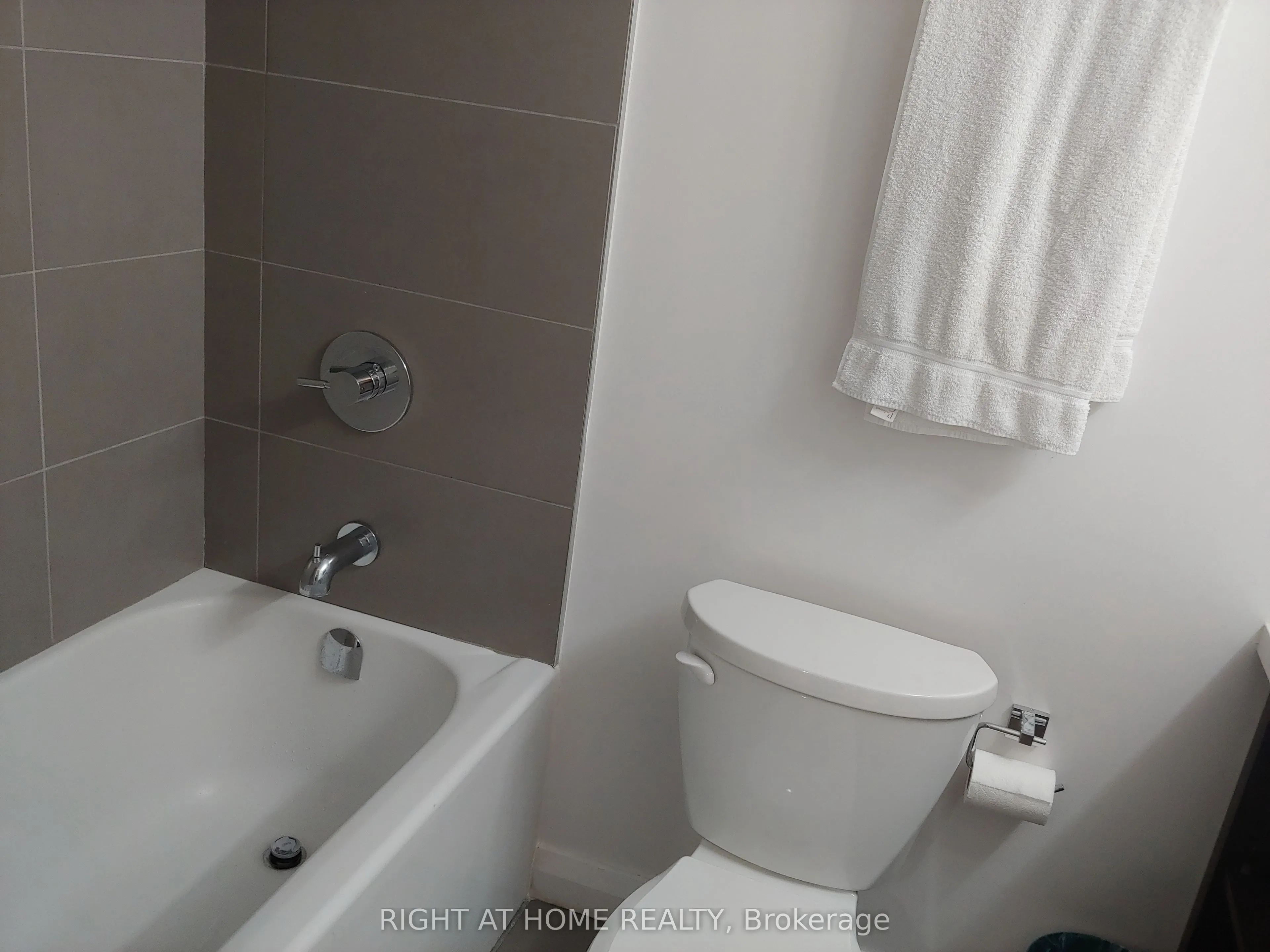 155 Yorkville Avenue, #416