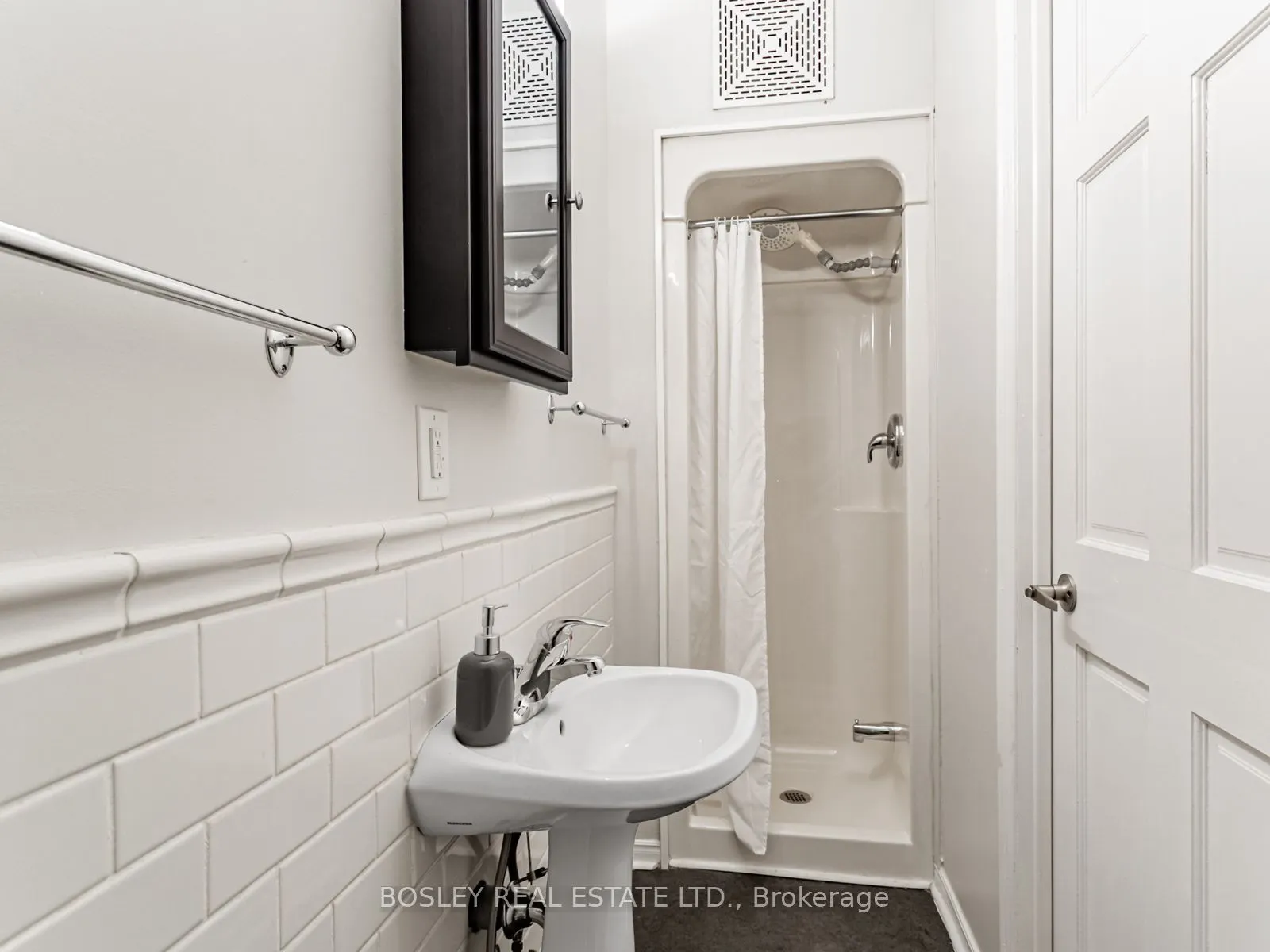 543 Queen Street W, #3