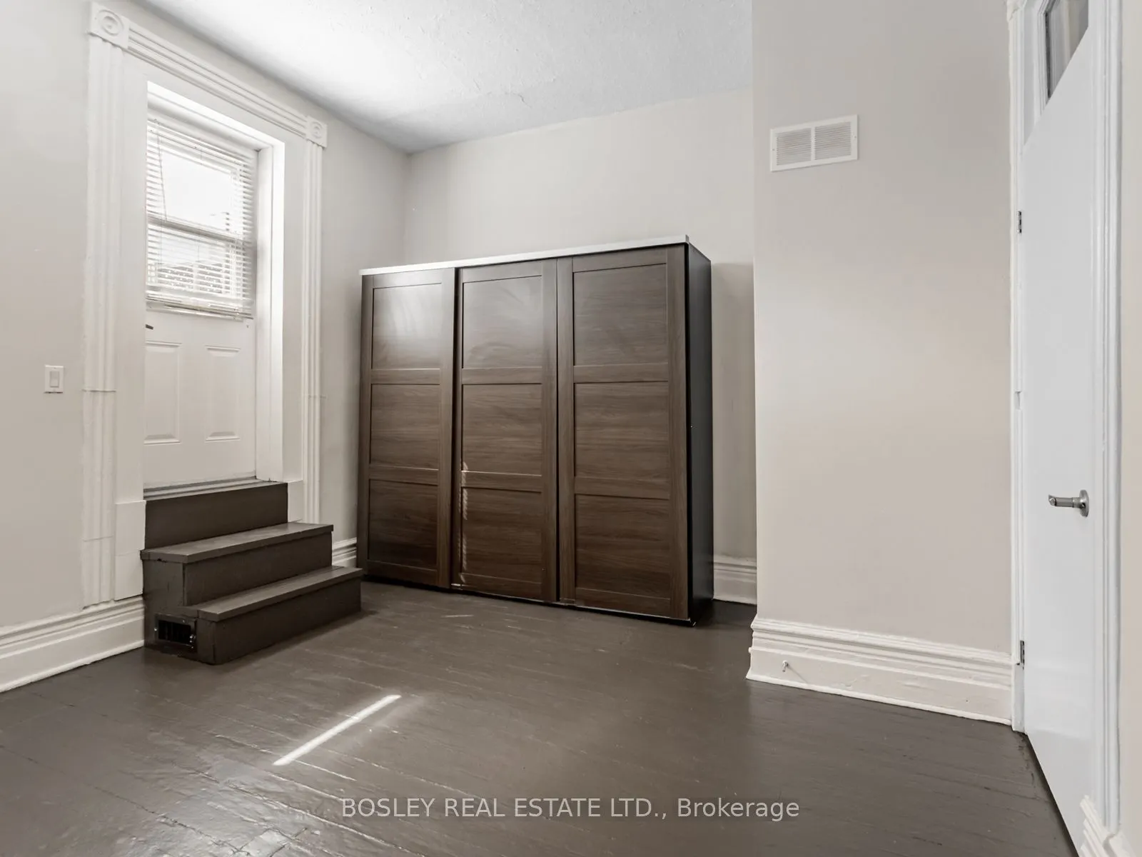 543 Queen Street W, #3