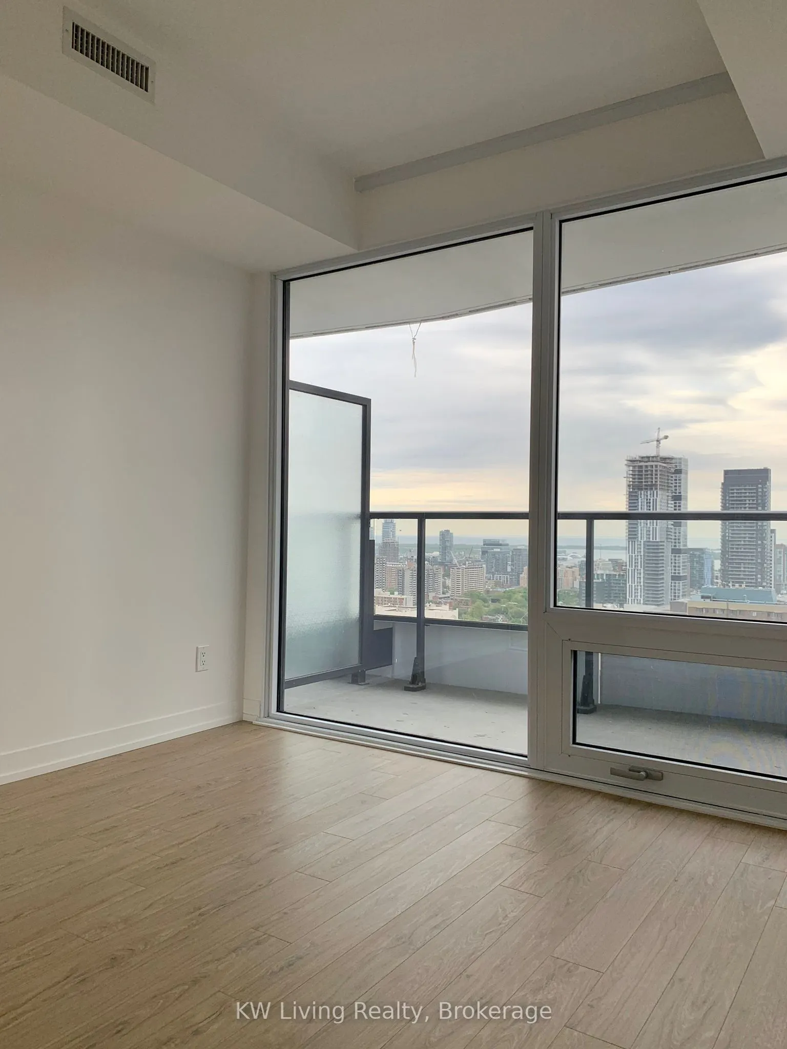 85 Wood Street, #3217