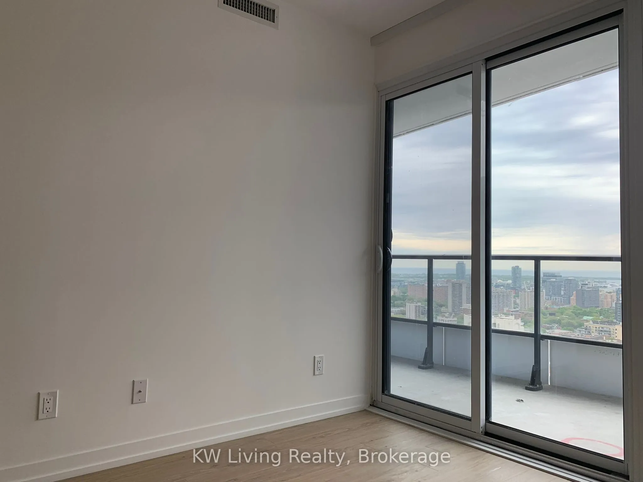 85 Wood Street, #3217