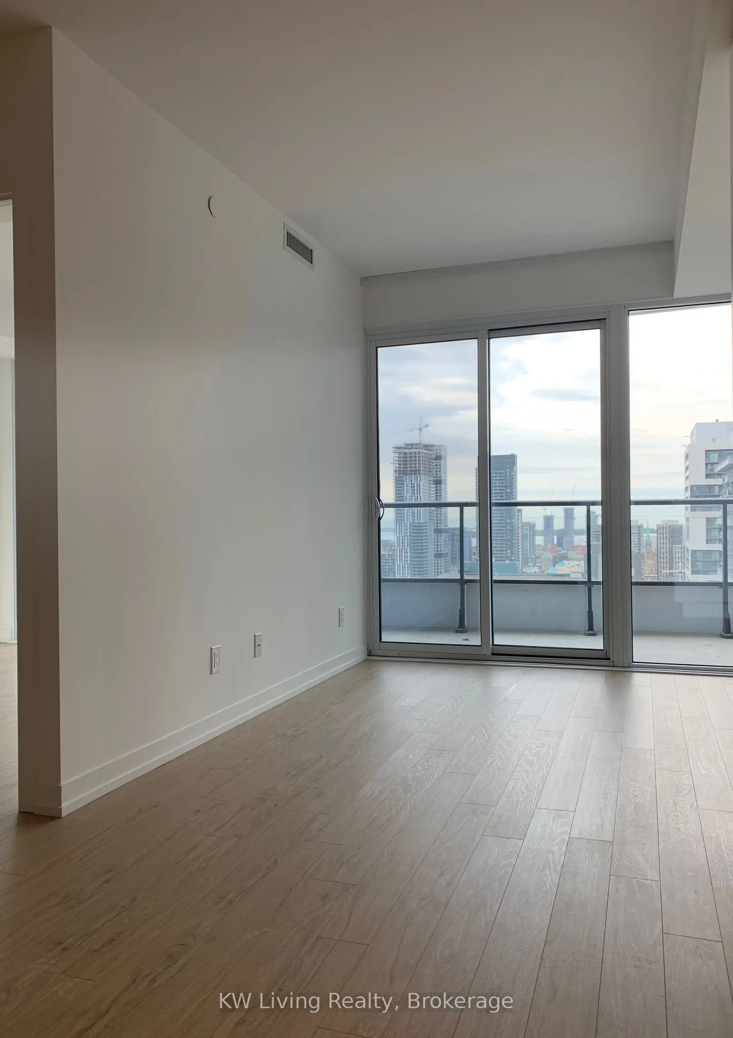 85 Wood Street, #3217
