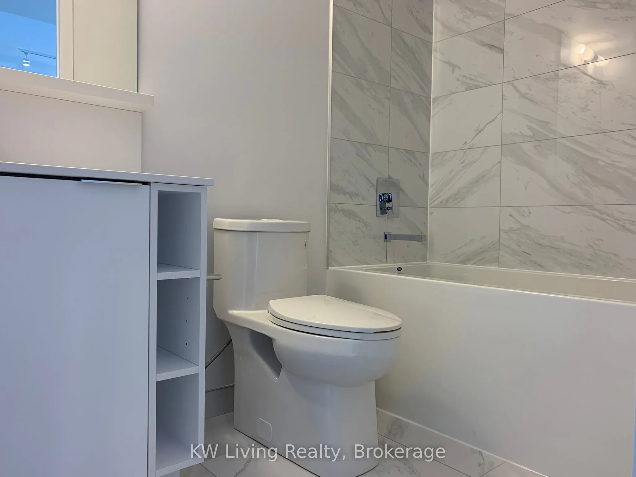 85 Wood Street, #3217