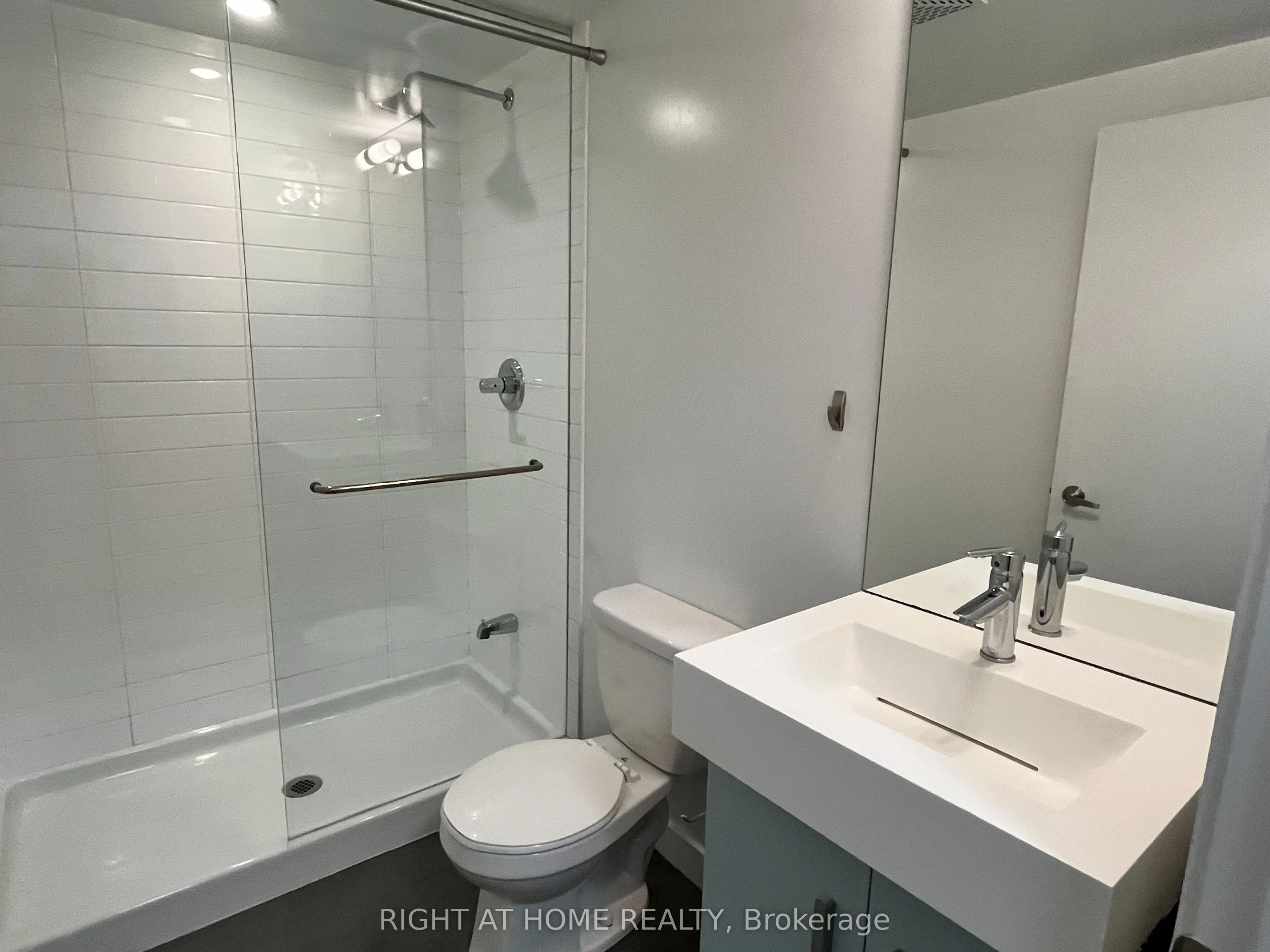 38 Dan Leckie Way, #202