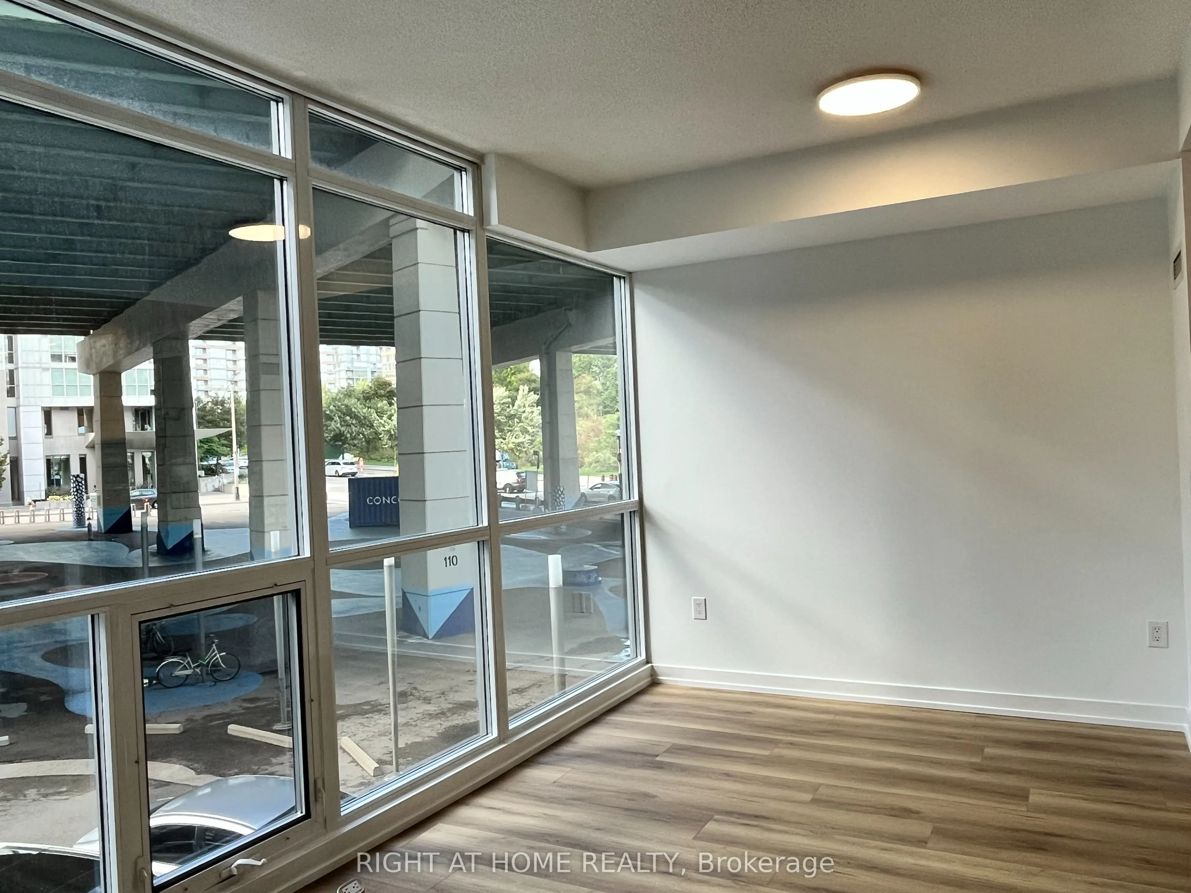 38 Dan Leckie Way, #202