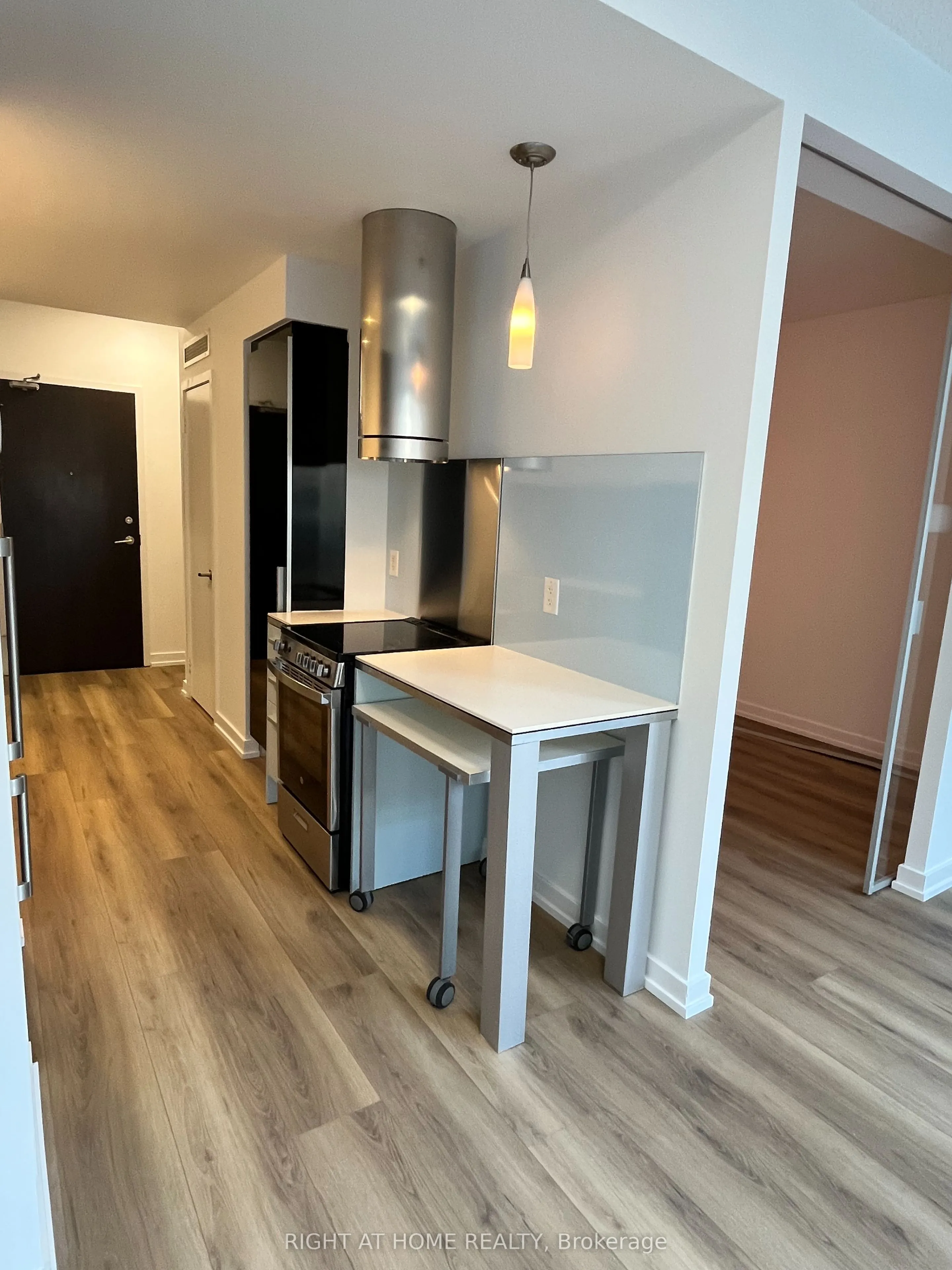 38 Dan Leckie Way, #202