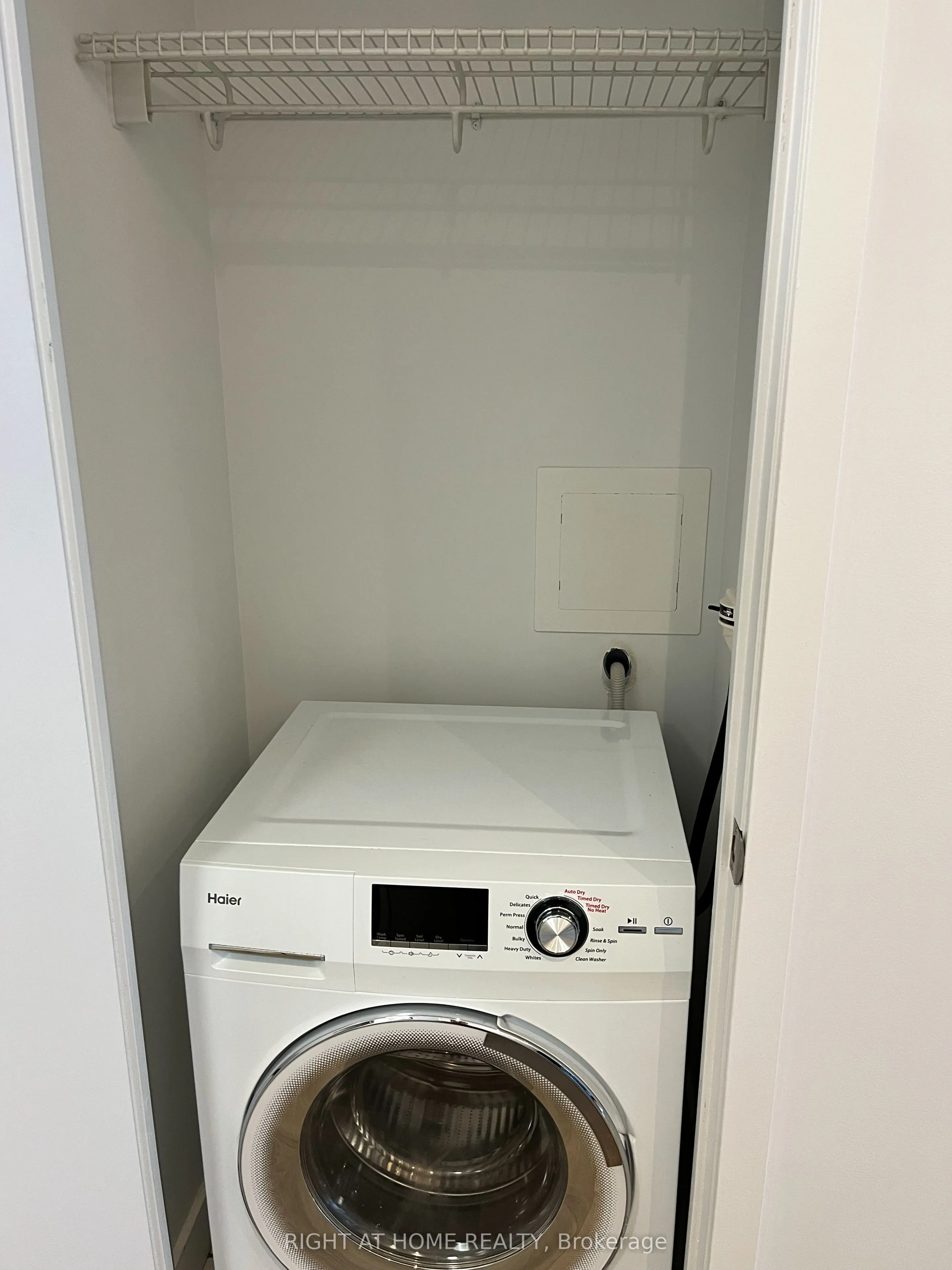 38 Dan Leckie Way, #202