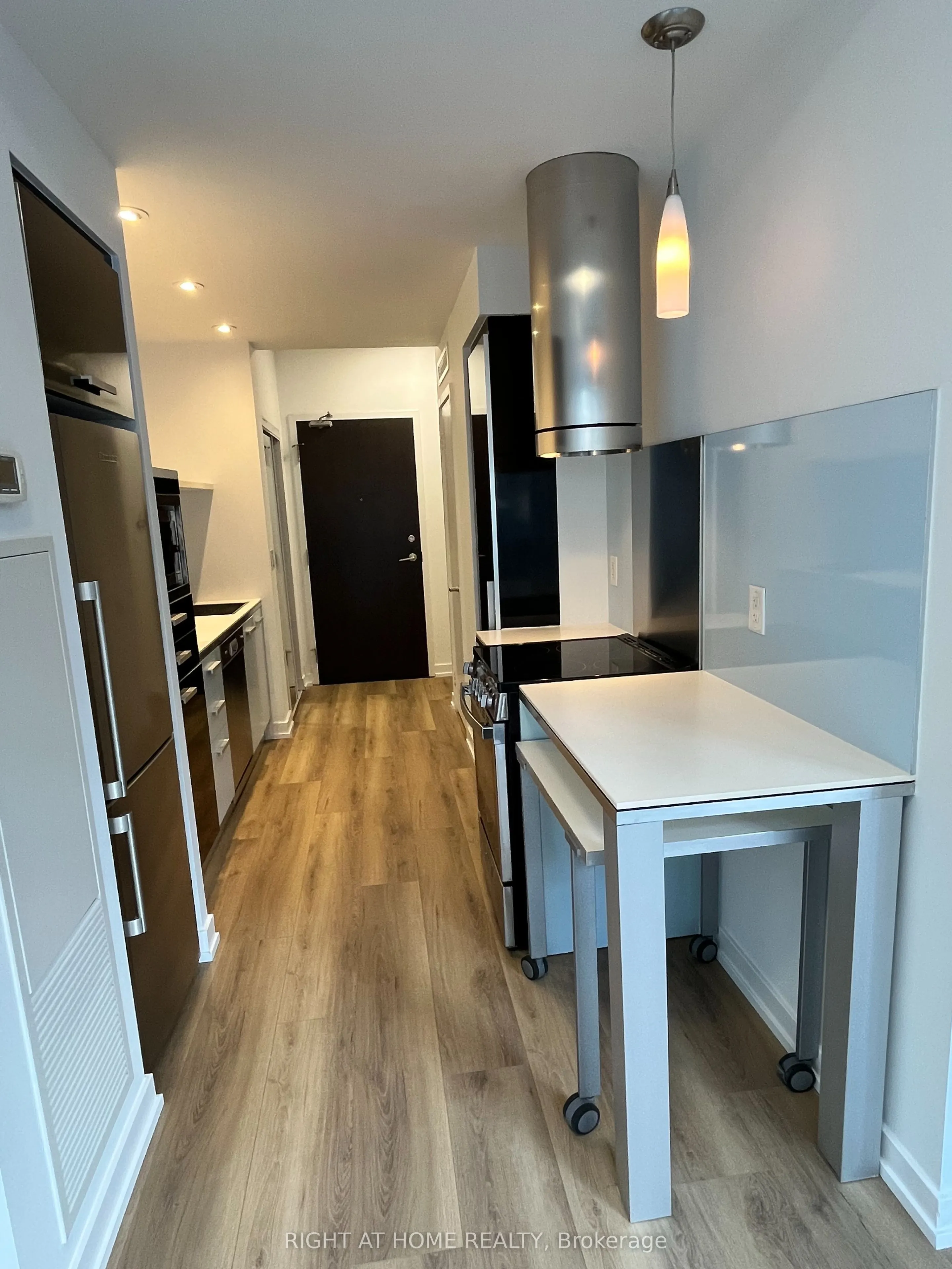 38 Dan Leckie Way, #202