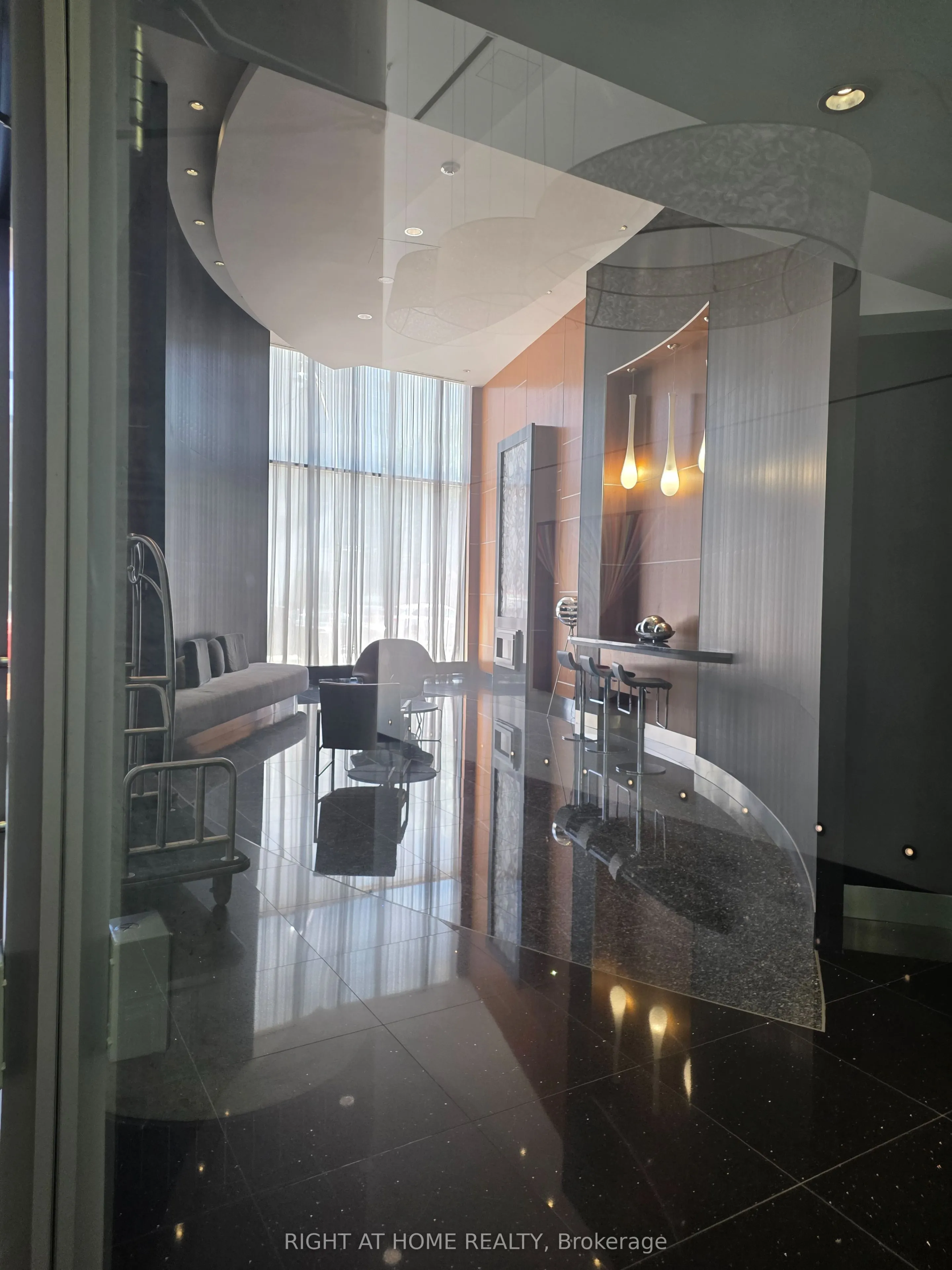 38 Dan Leckie Way, #202