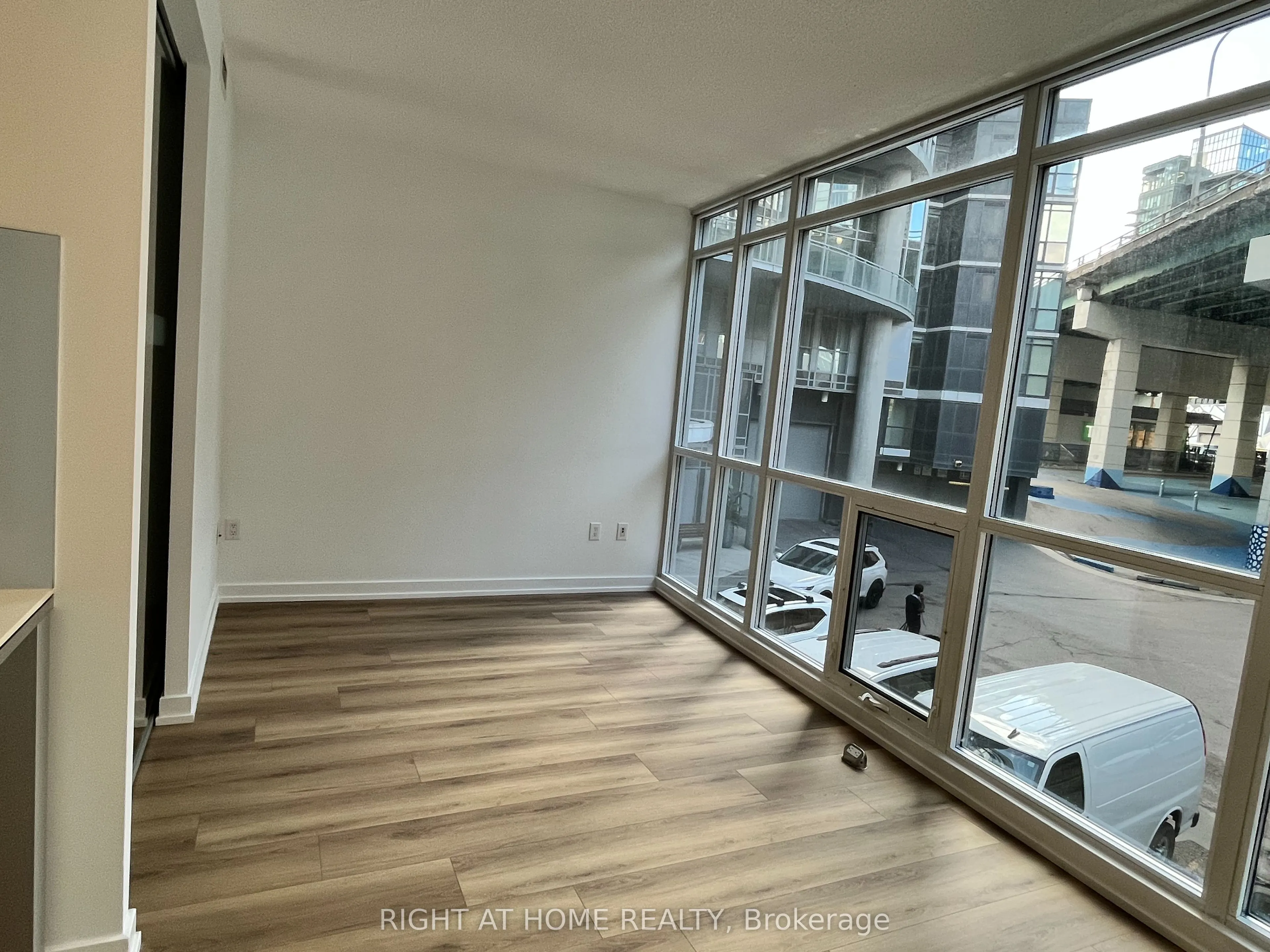 38 Dan Leckie Way, #202
