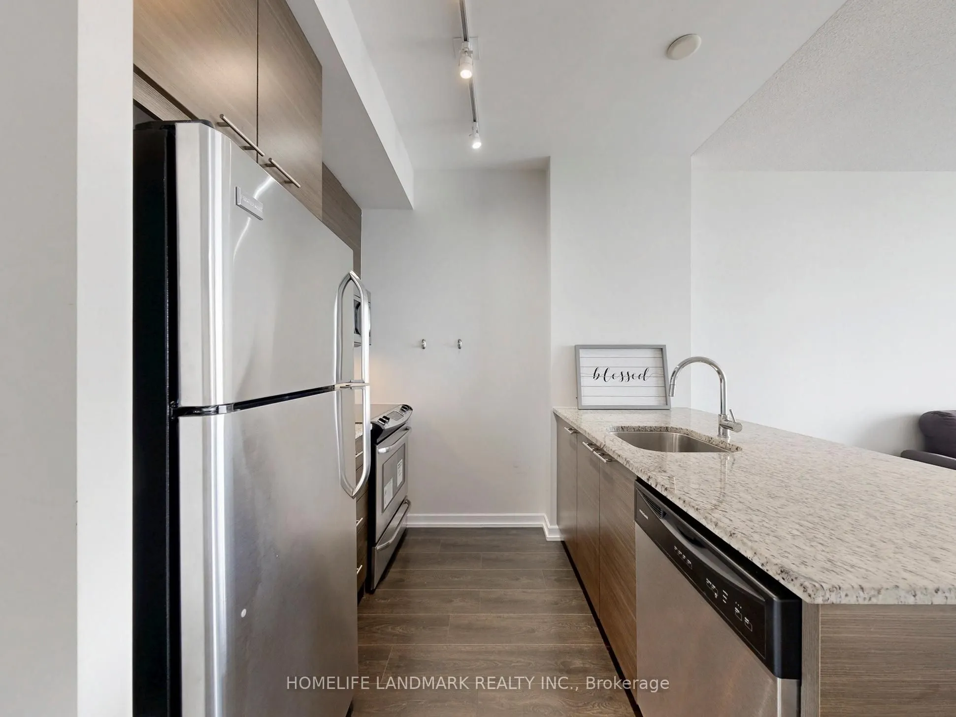 66 Forest Manor Road, #1204