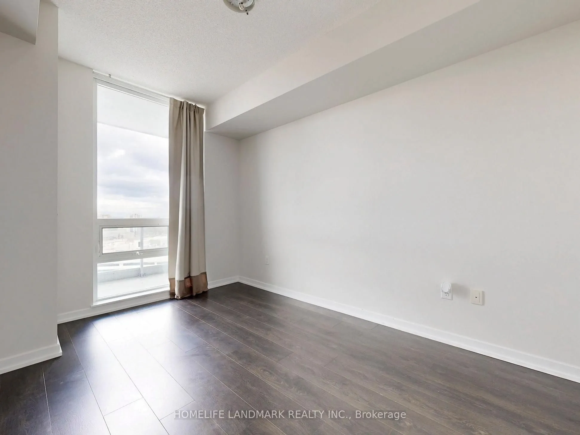 66 Forest Manor Road, #1204