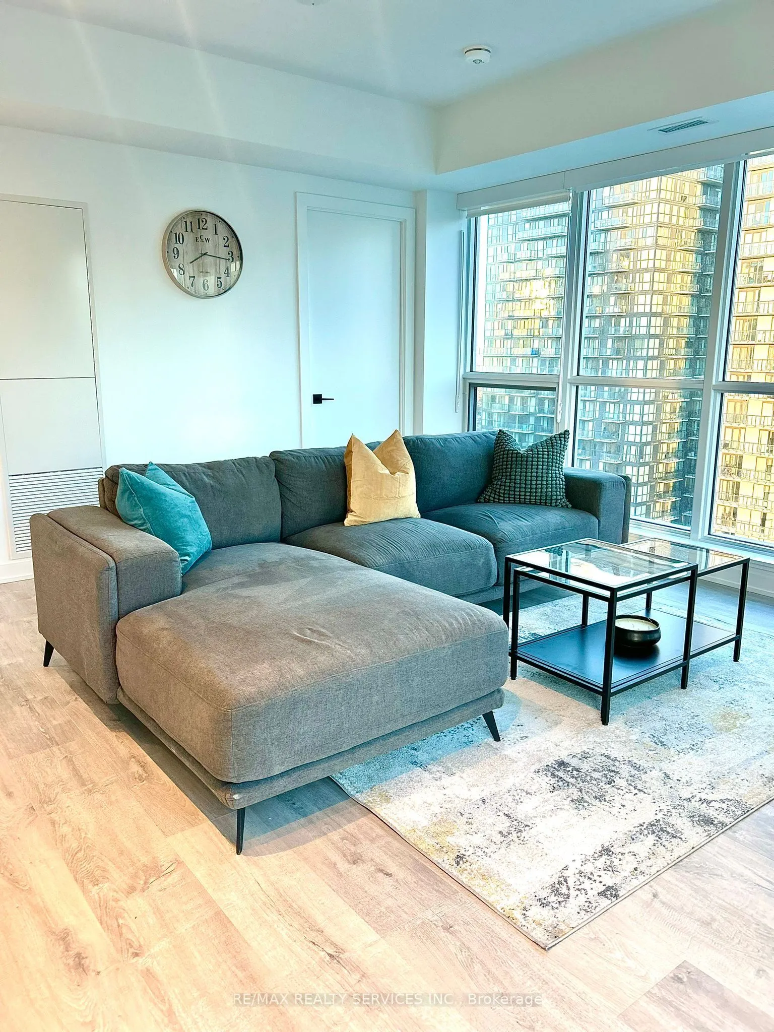 327 King Street W, #4106