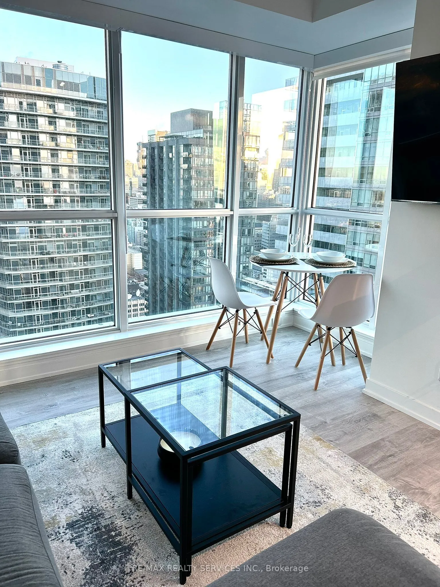 327 King Street W, #4106