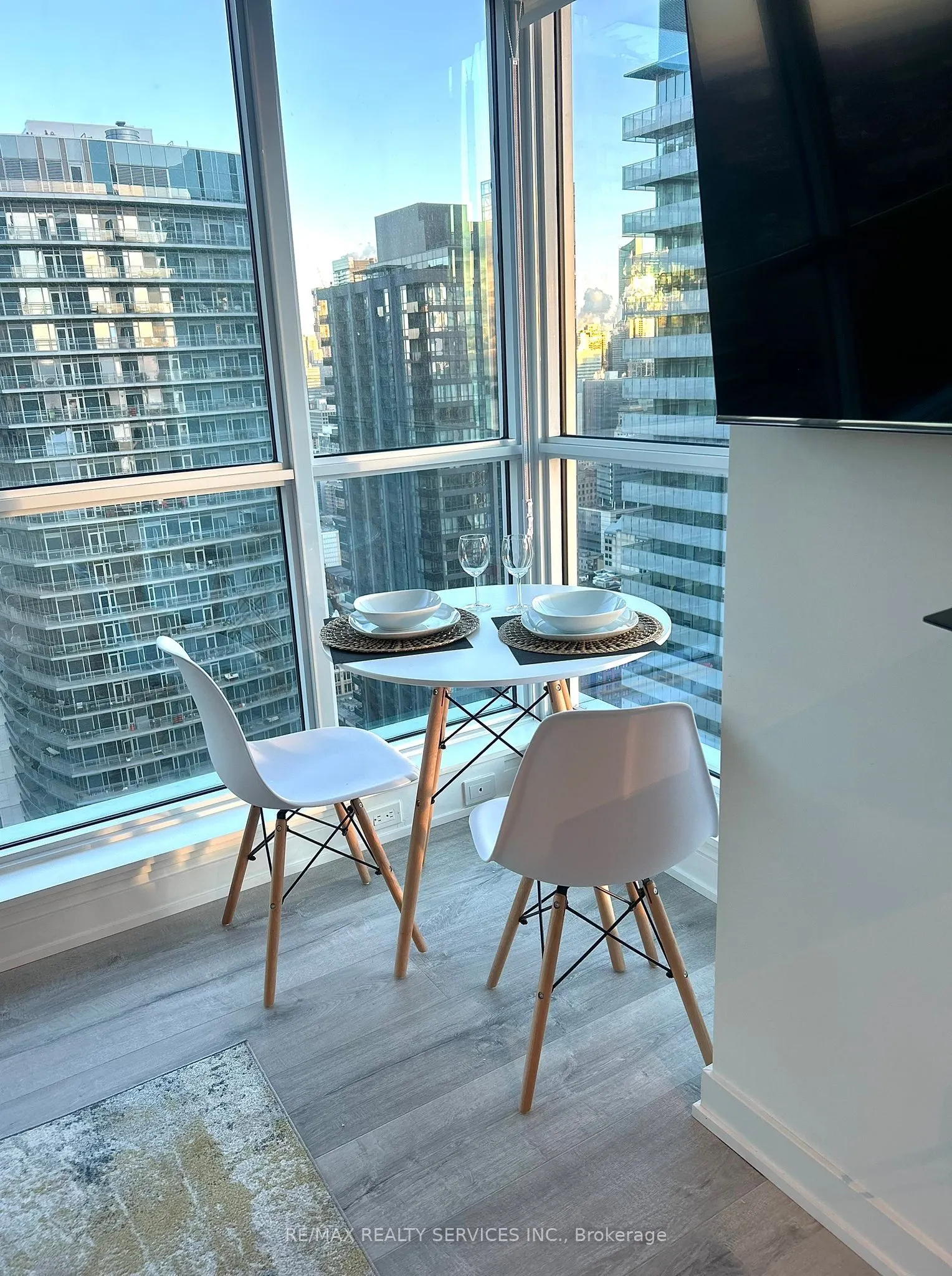 327 King Street W, #4106
