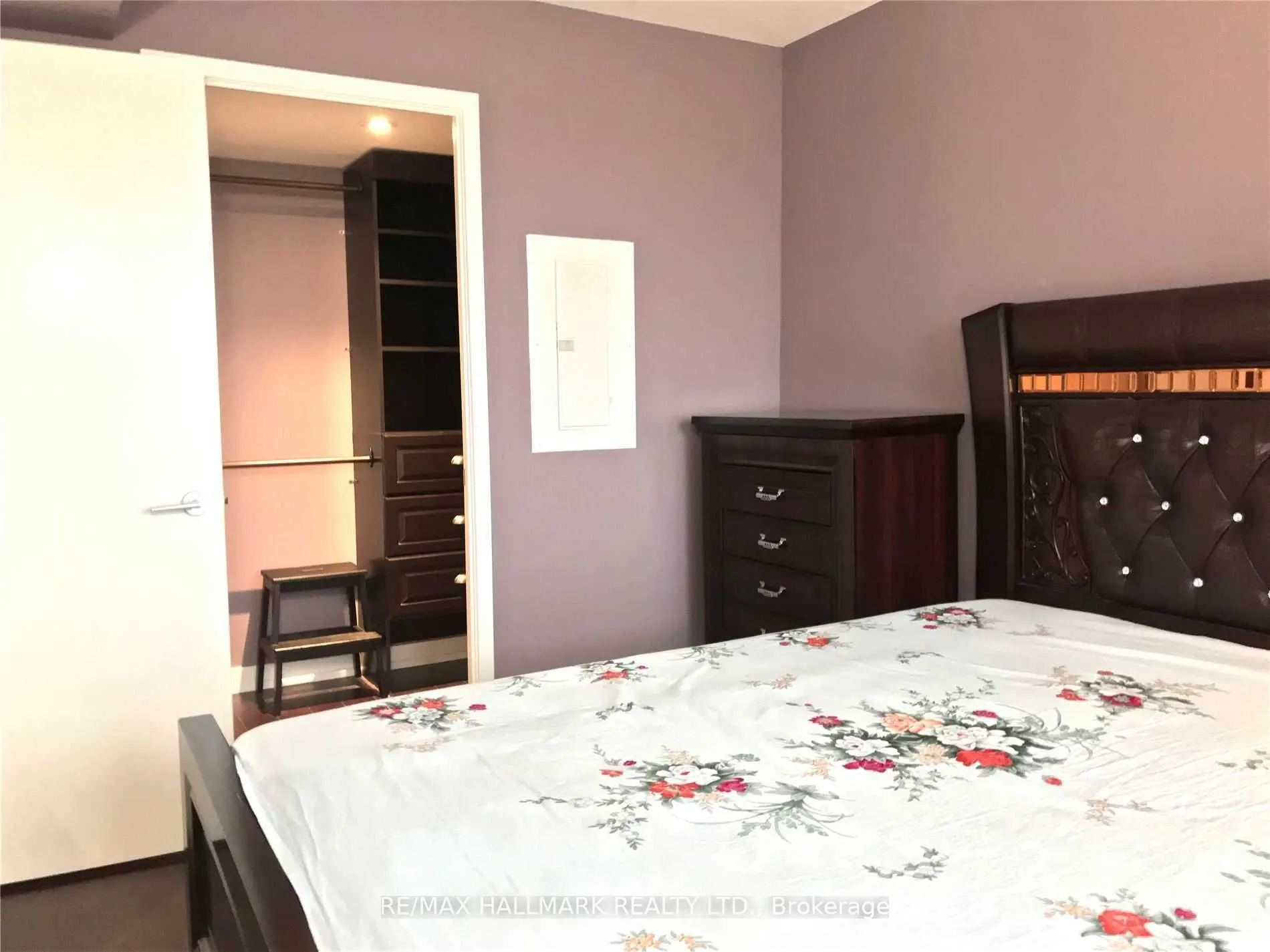 19 Singer Court, #1725