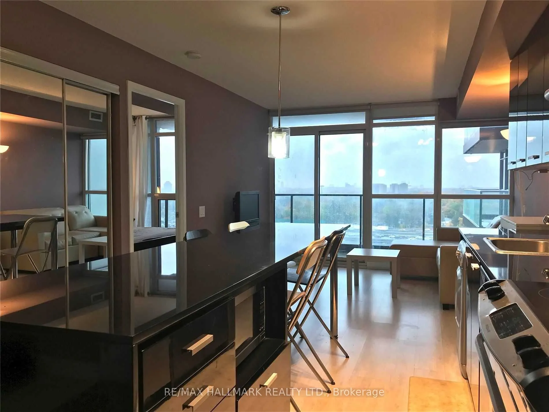 19 Singer Court, #1725