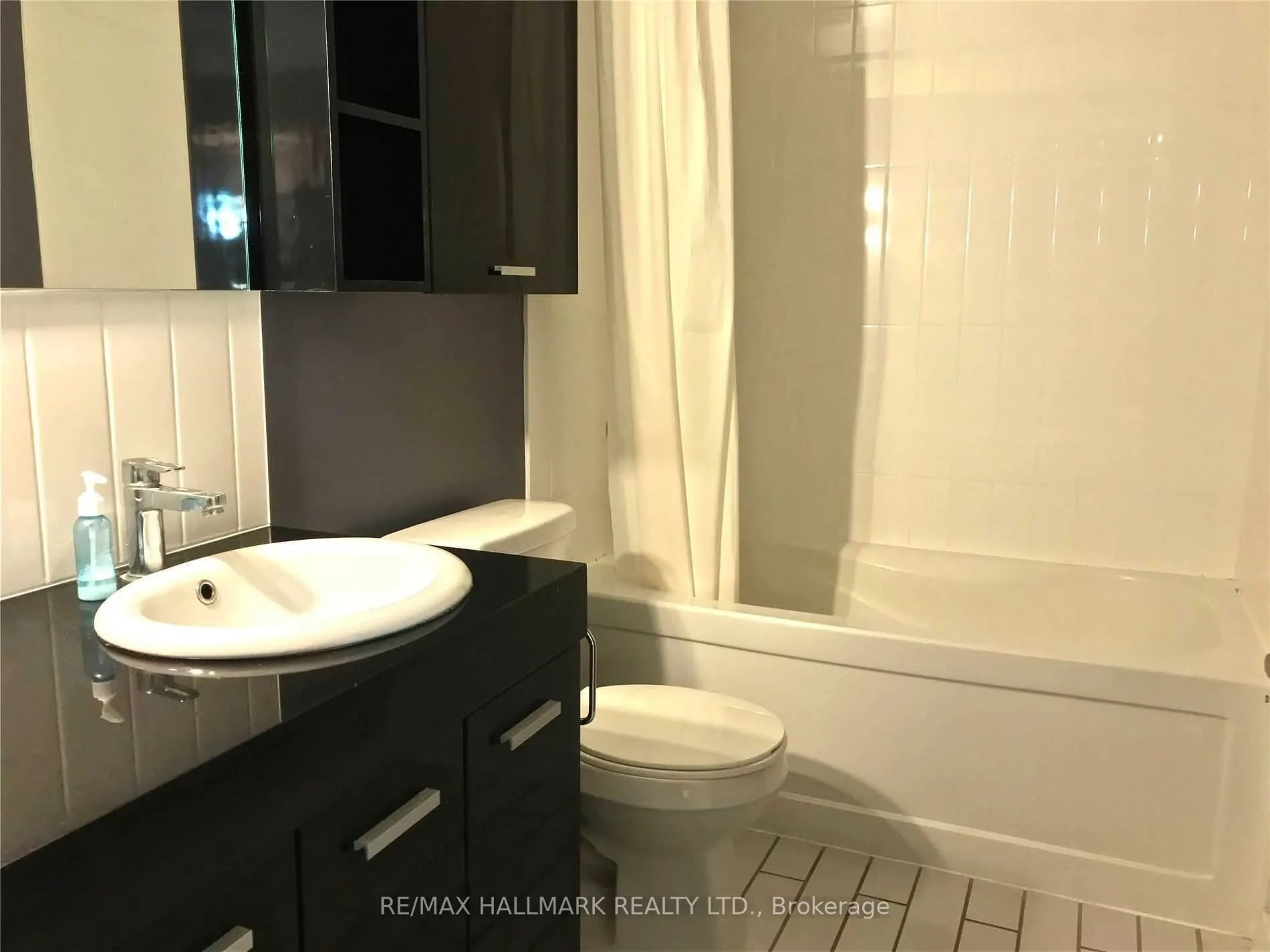 19 Singer Court, #1725