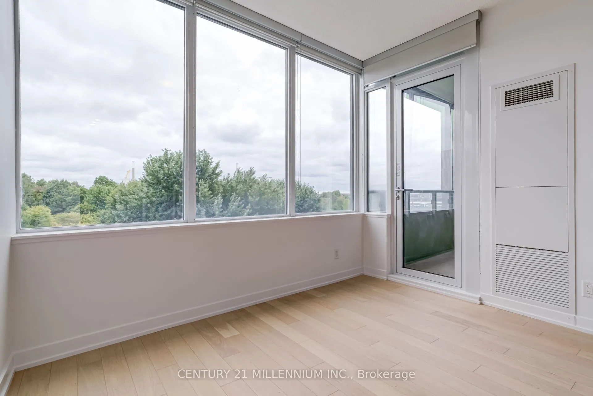 120 Bayview Avenue, #N417
