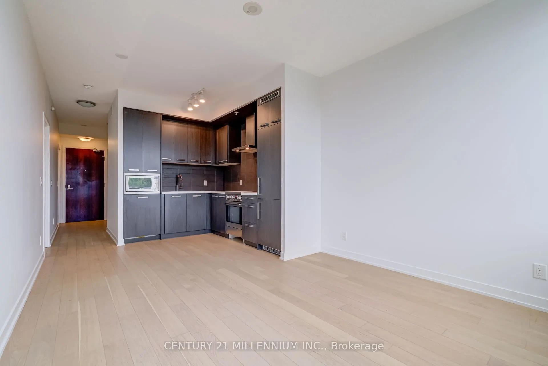 120 Bayview Avenue, #N417
