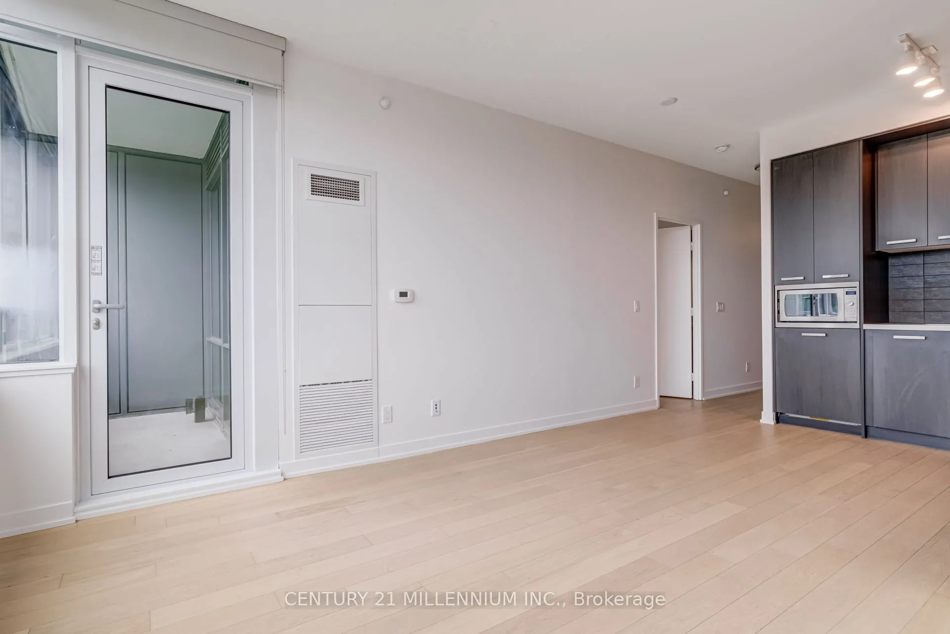 120 Bayview Avenue, #N417