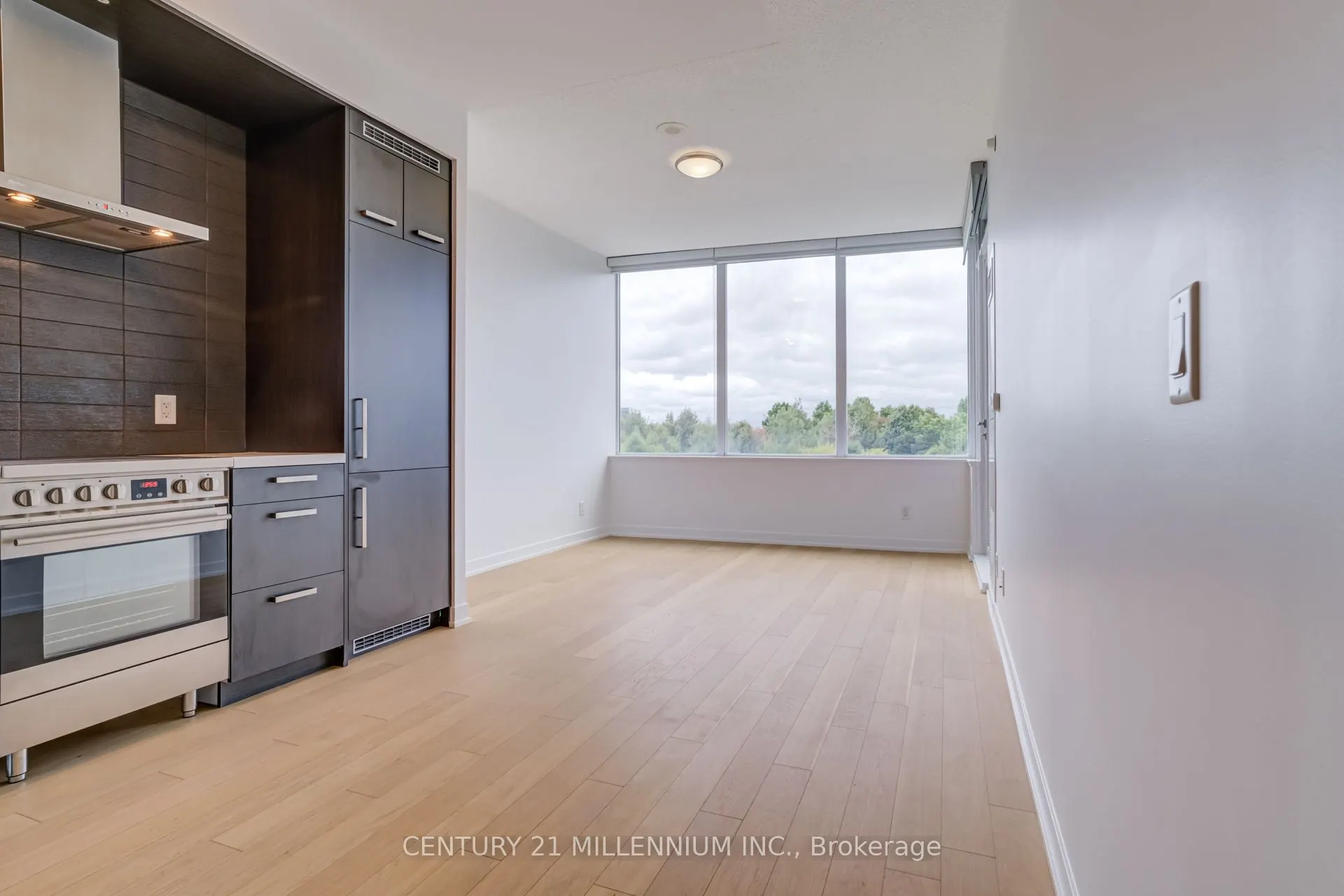 120 Bayview Avenue, #N417