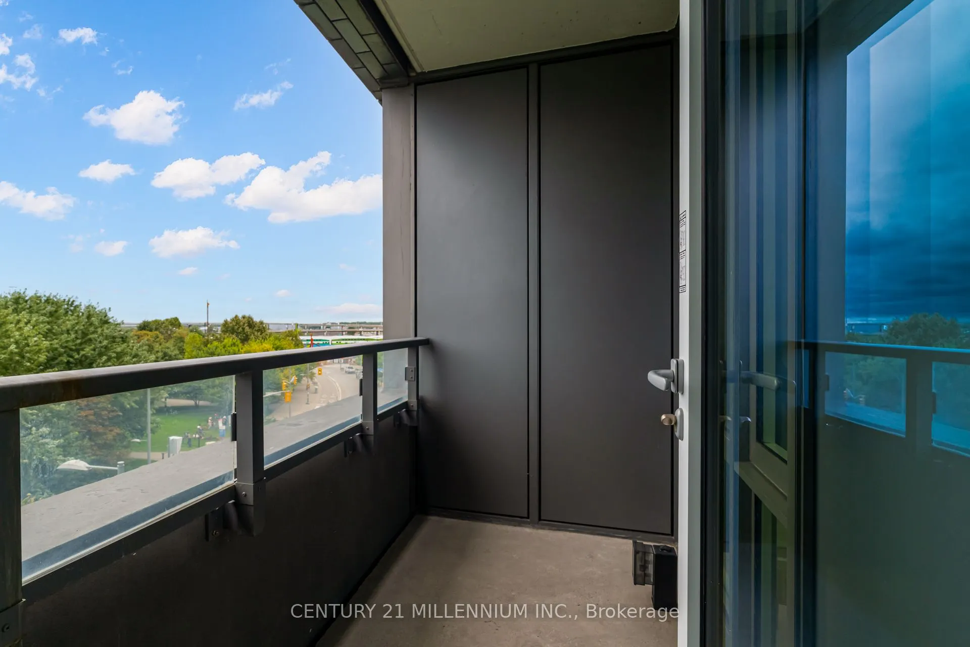120 Bayview Avenue, #N417