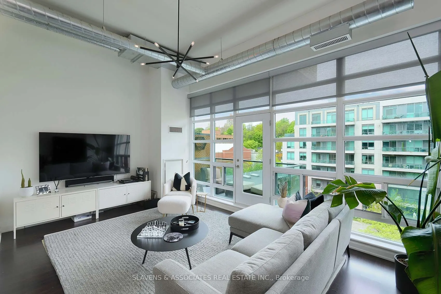 380 Macpherson Avenue, #408