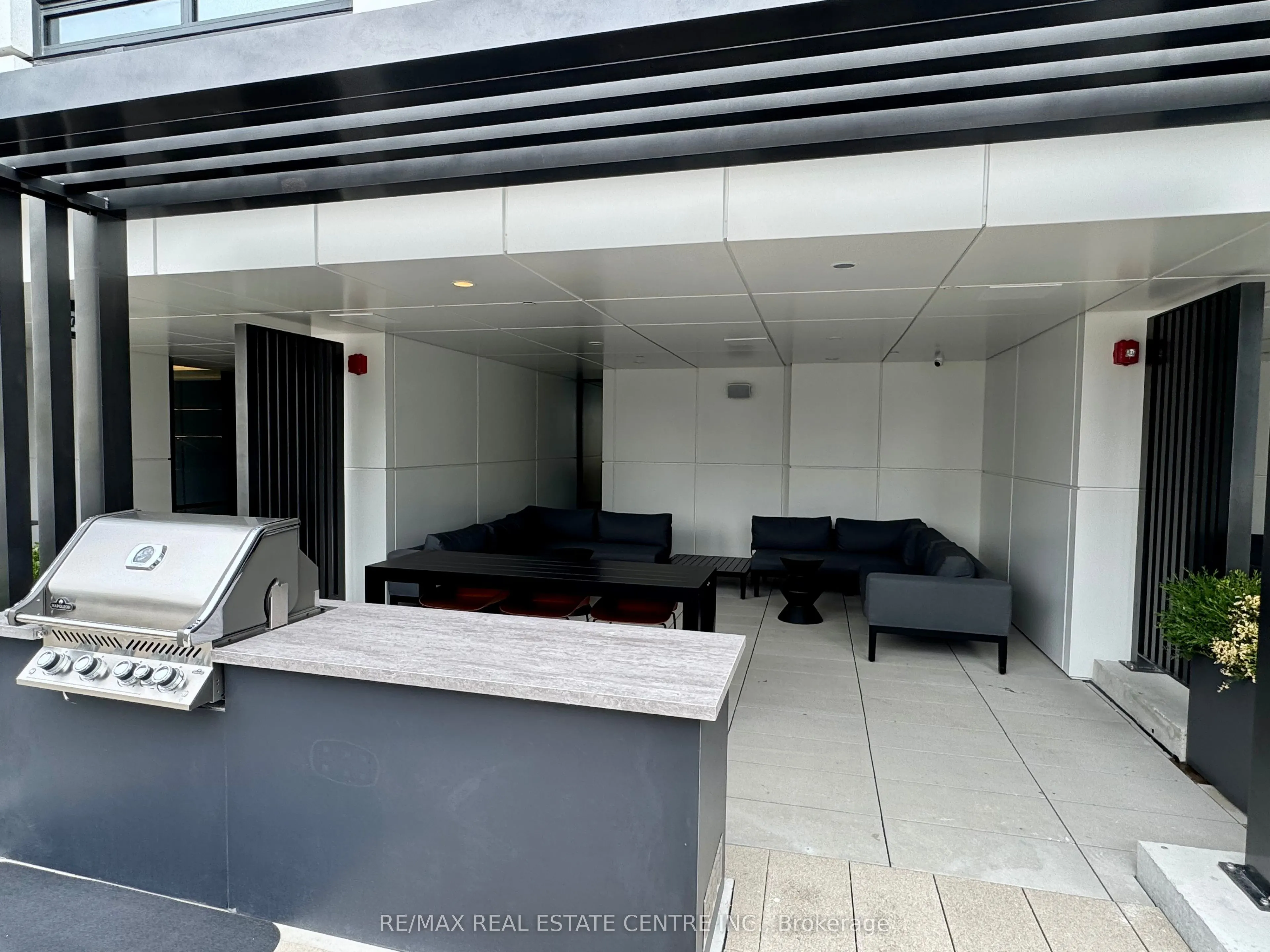 252 Church Street, #PH02