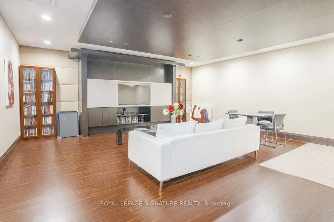 120 Dallimore Circle, #728