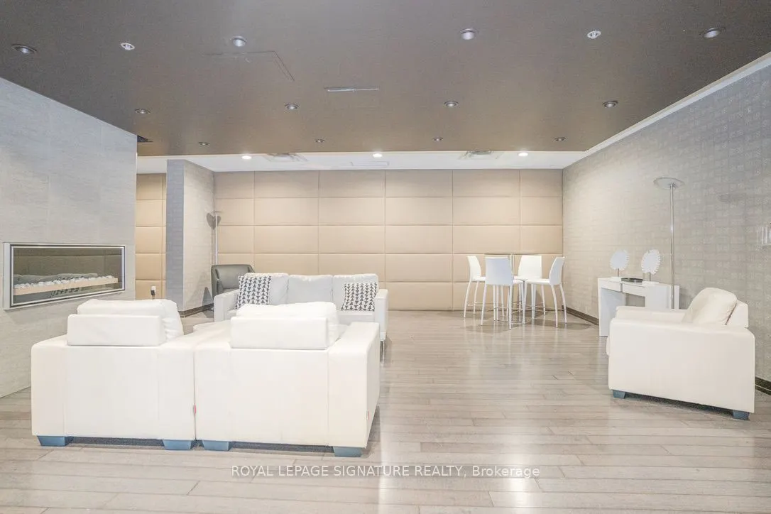 120 Dallimore Circle, #728