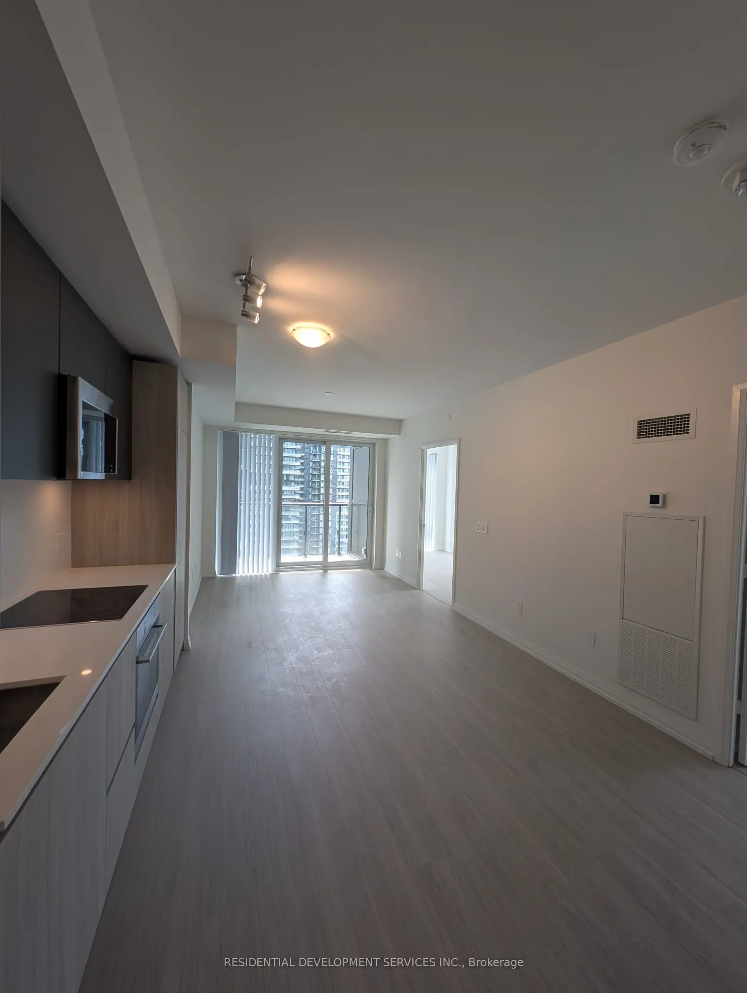 28 Widmer Street, #4023
