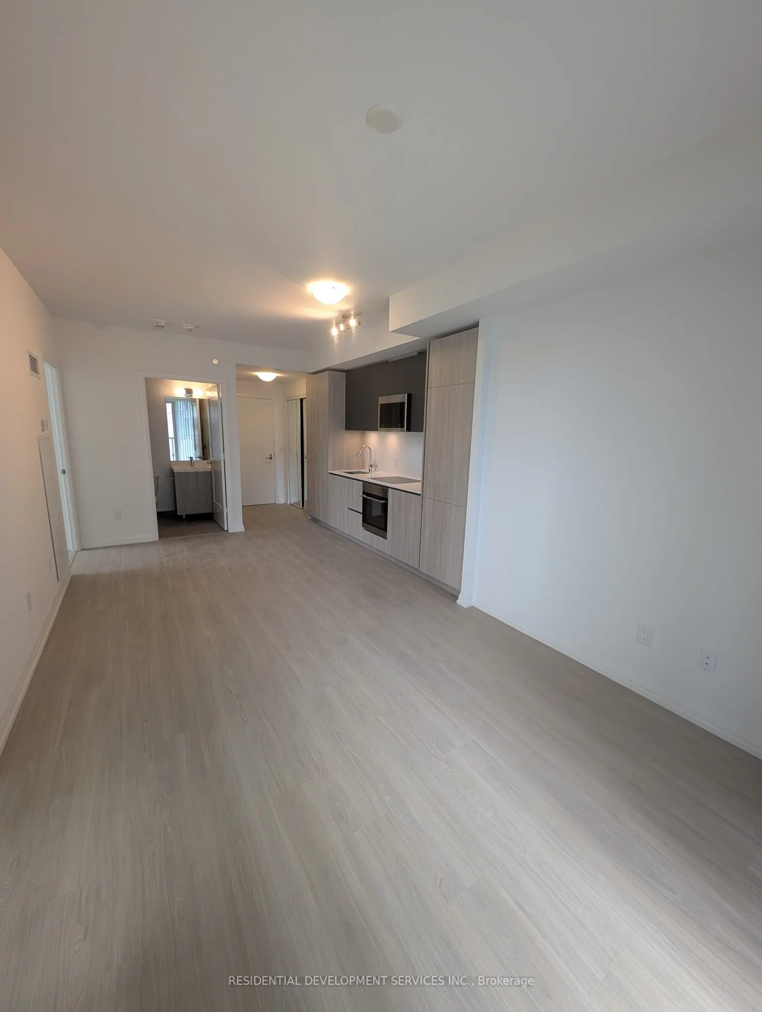 28 Widmer Street, #4023