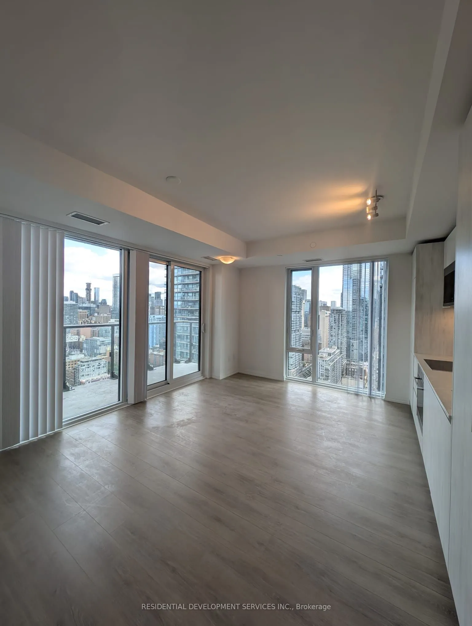 28 Widmer Street, #3628
