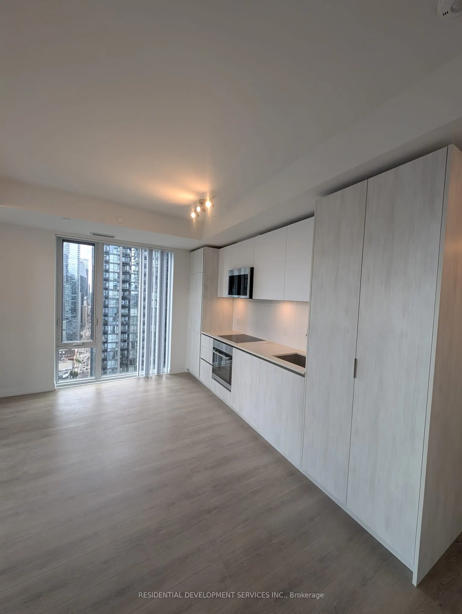 28 Widmer Street, #3628