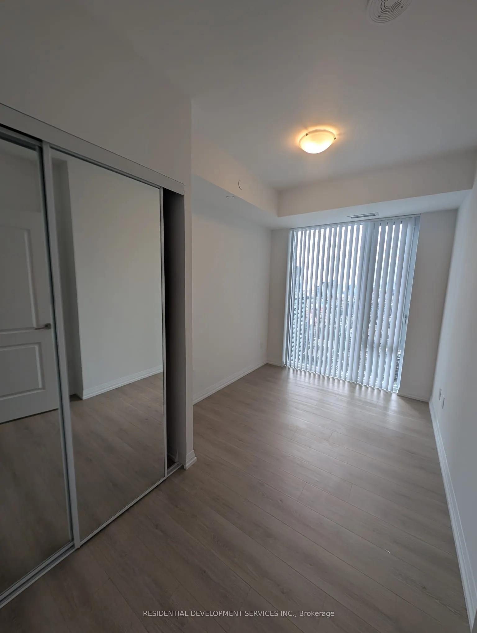 28 Widmer Street, #3825