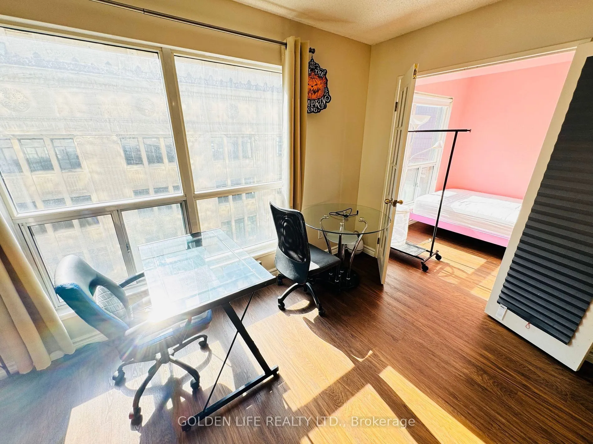 7 Carlton Street, #1010