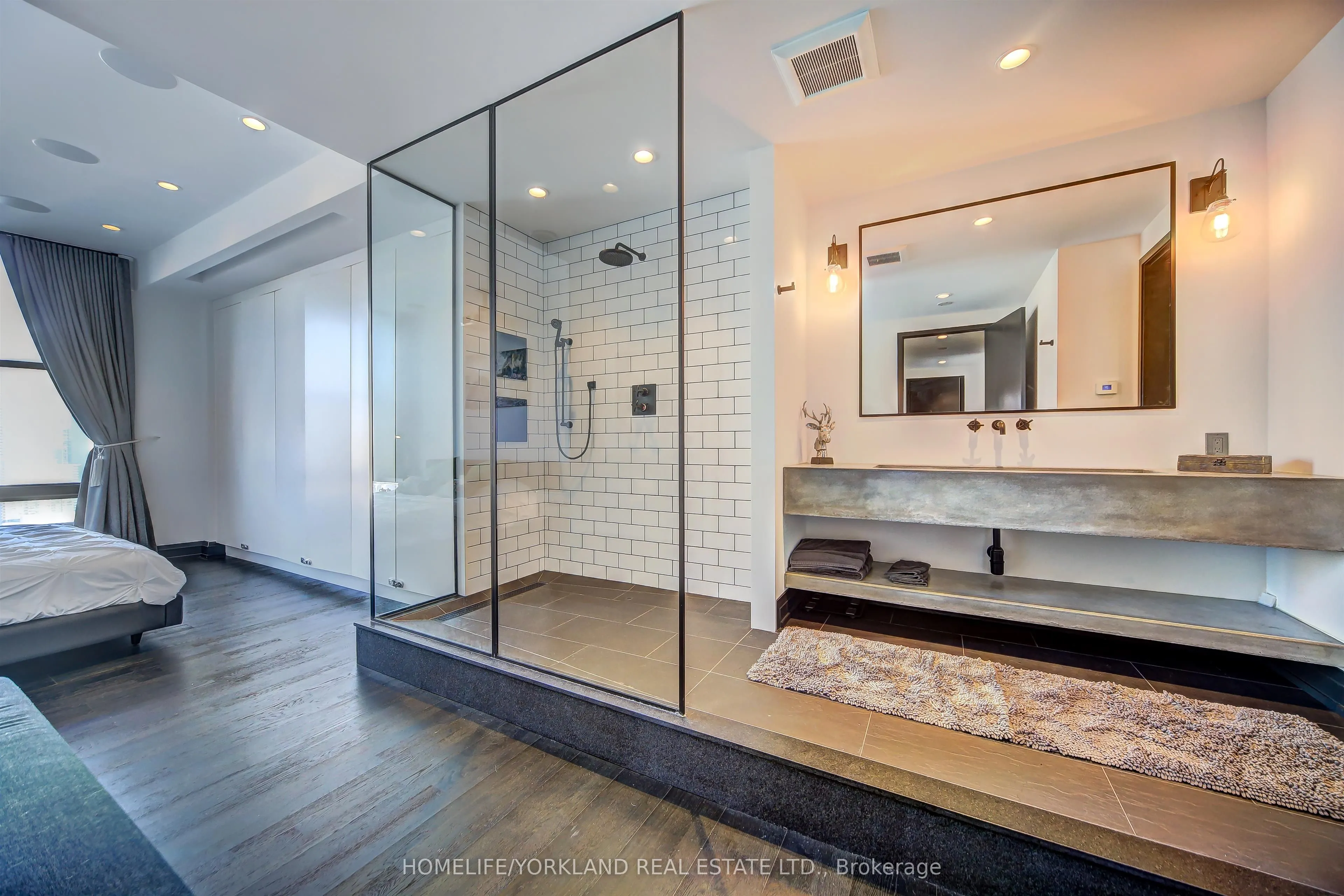 10 Navy Wharf Court, #Ph02