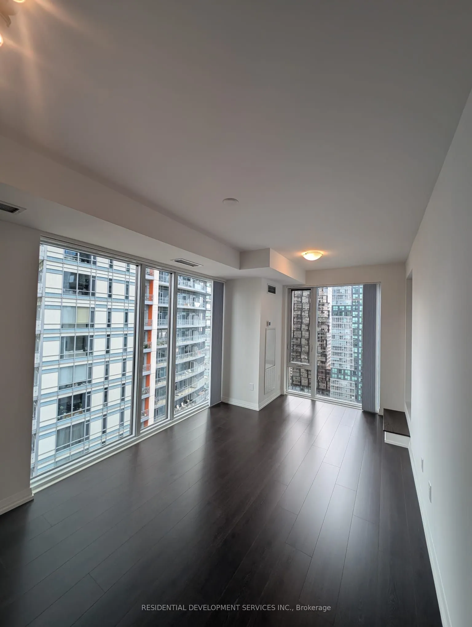 28 Widmer Street, #2729