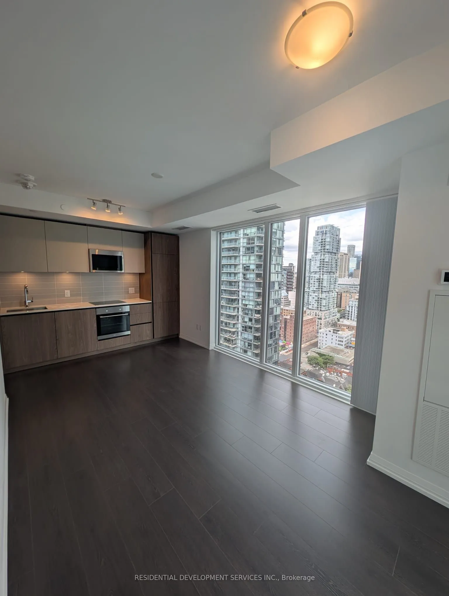 28 Widmer Street, #2729