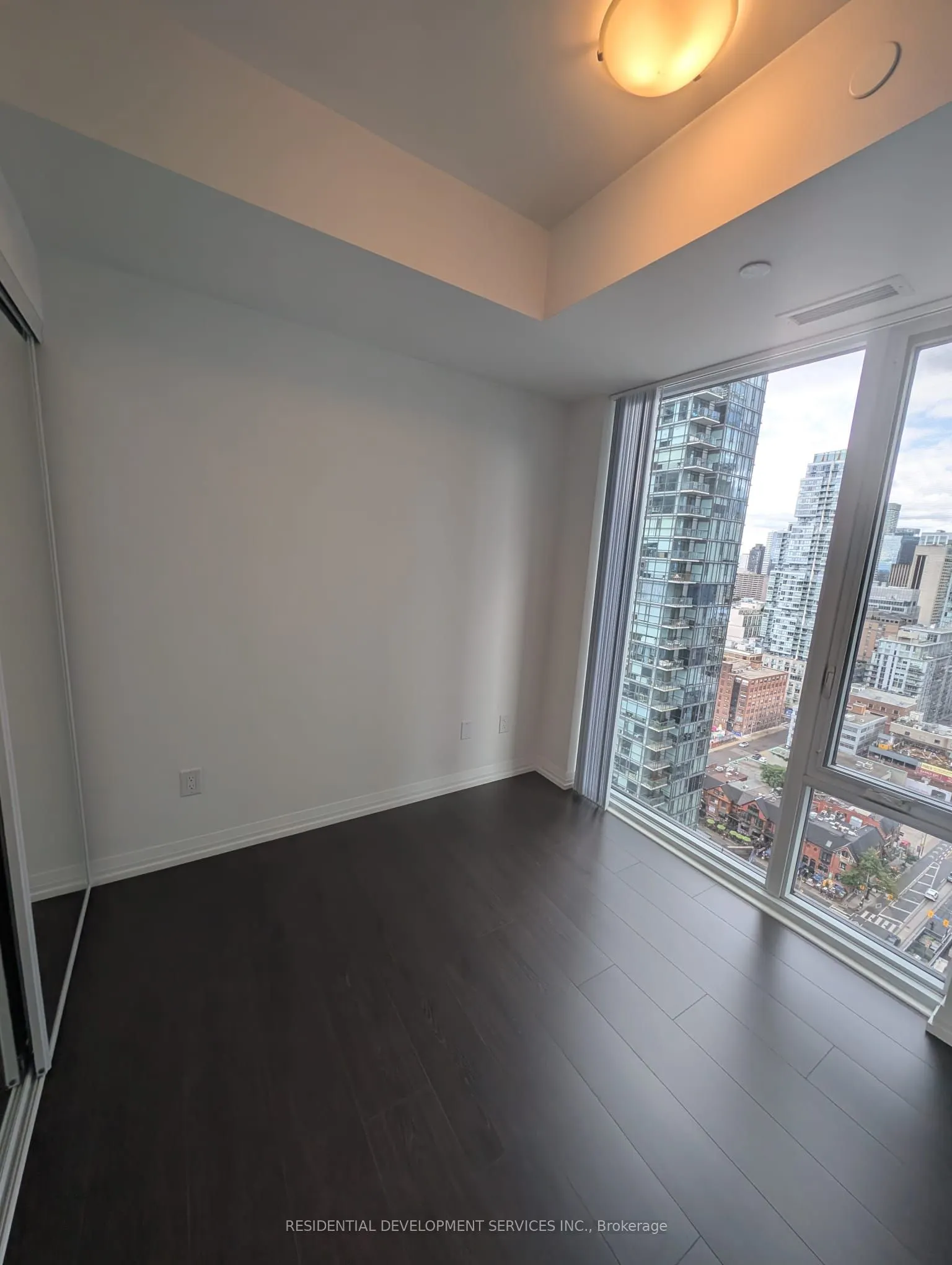 28 Widmer Street, #2729